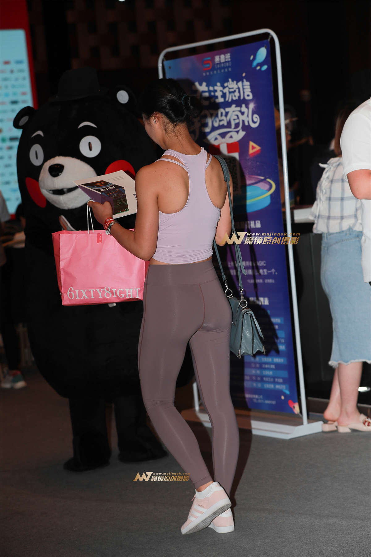 图片[2]-【街拍之魂赛帖】B66、长相精致的小美女-日更街拍