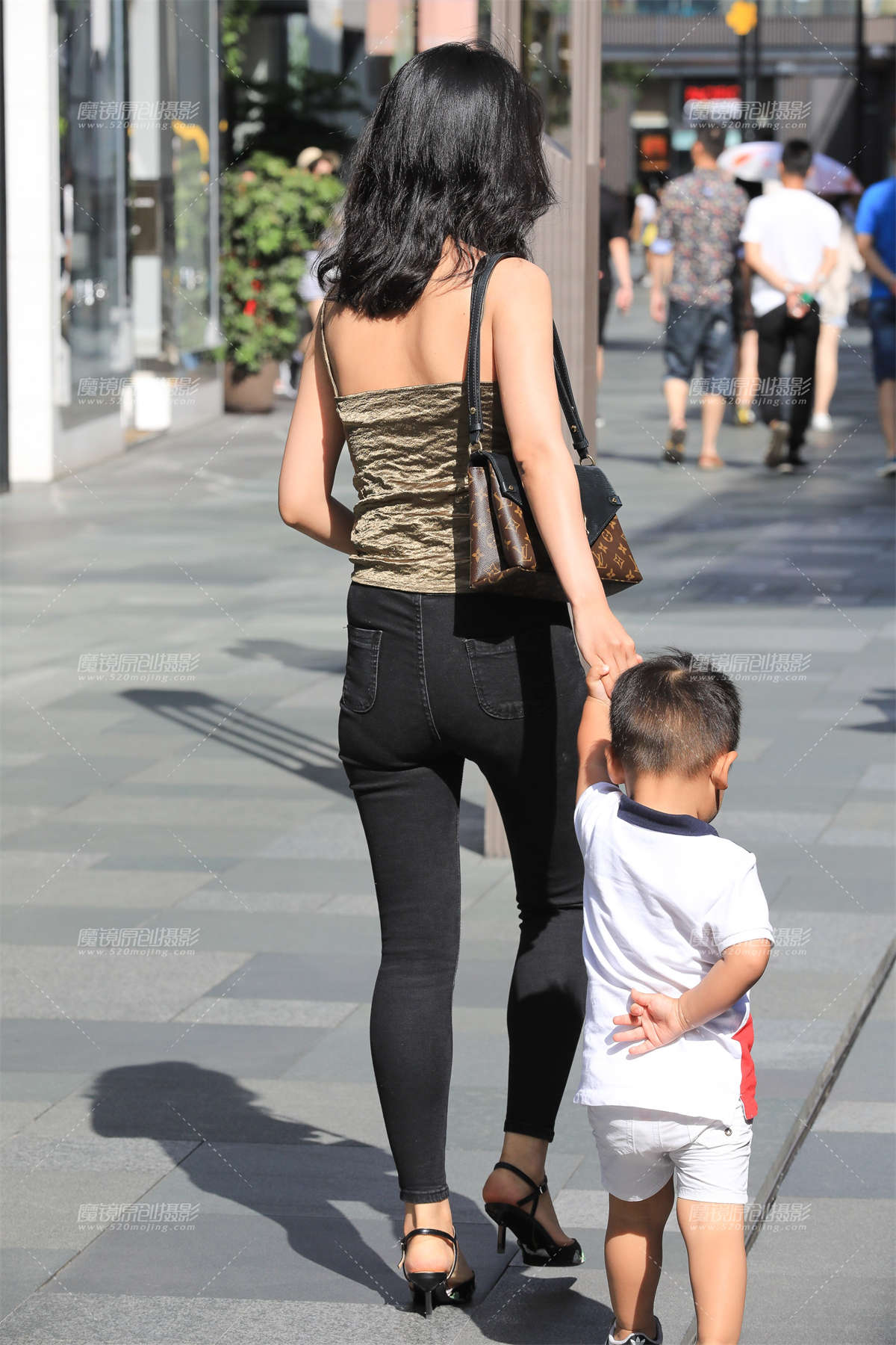 图片[2]-紧牛辣妈-日更街拍