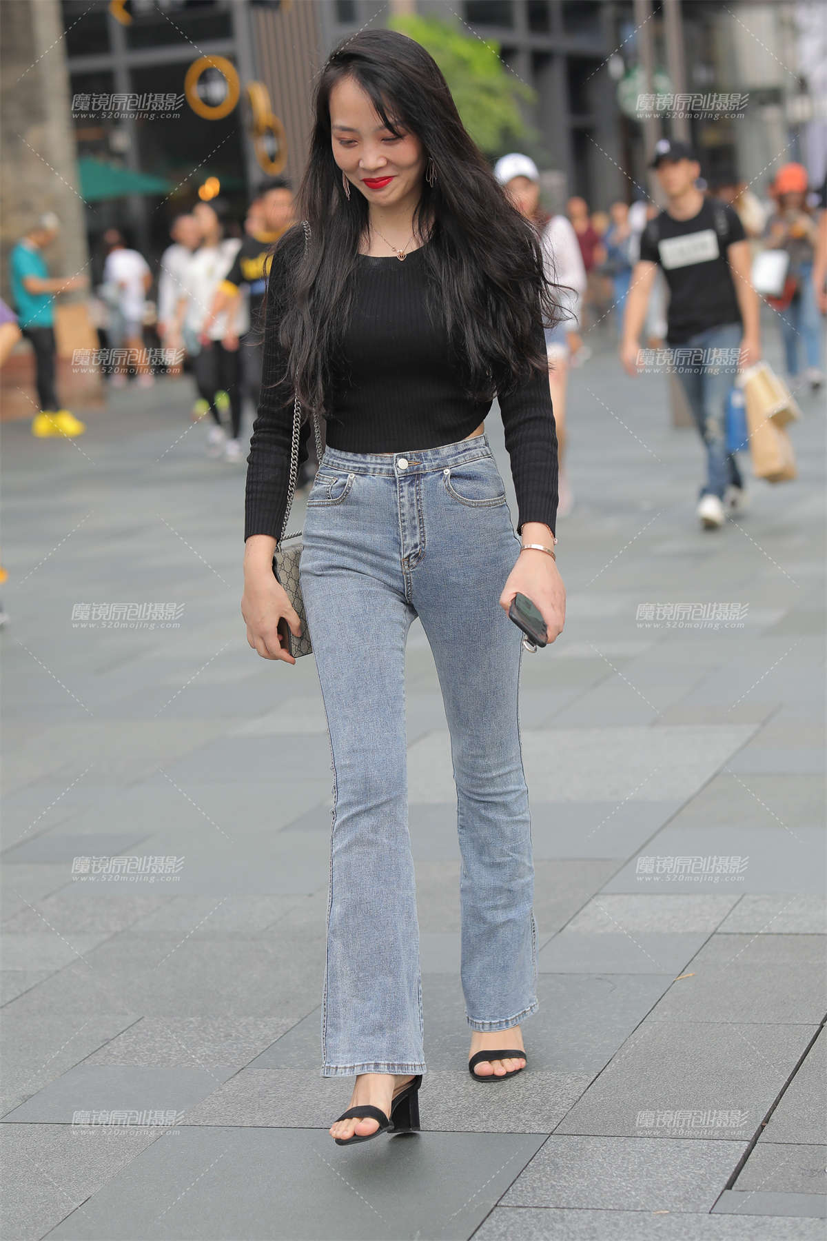 紧牛美女-日更街拍