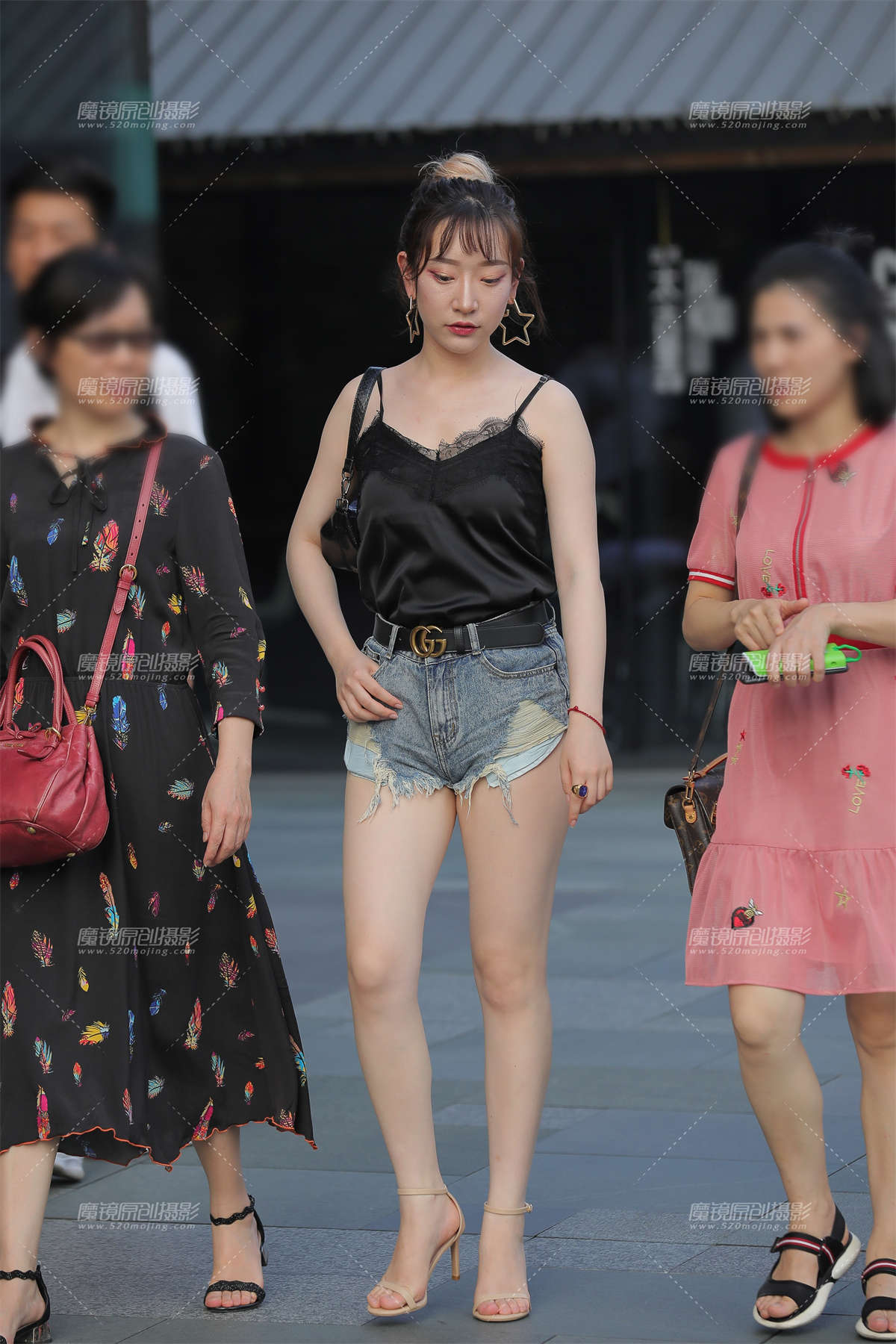 【凯恩赛贴】娇俏的白白美腿-日更街拍