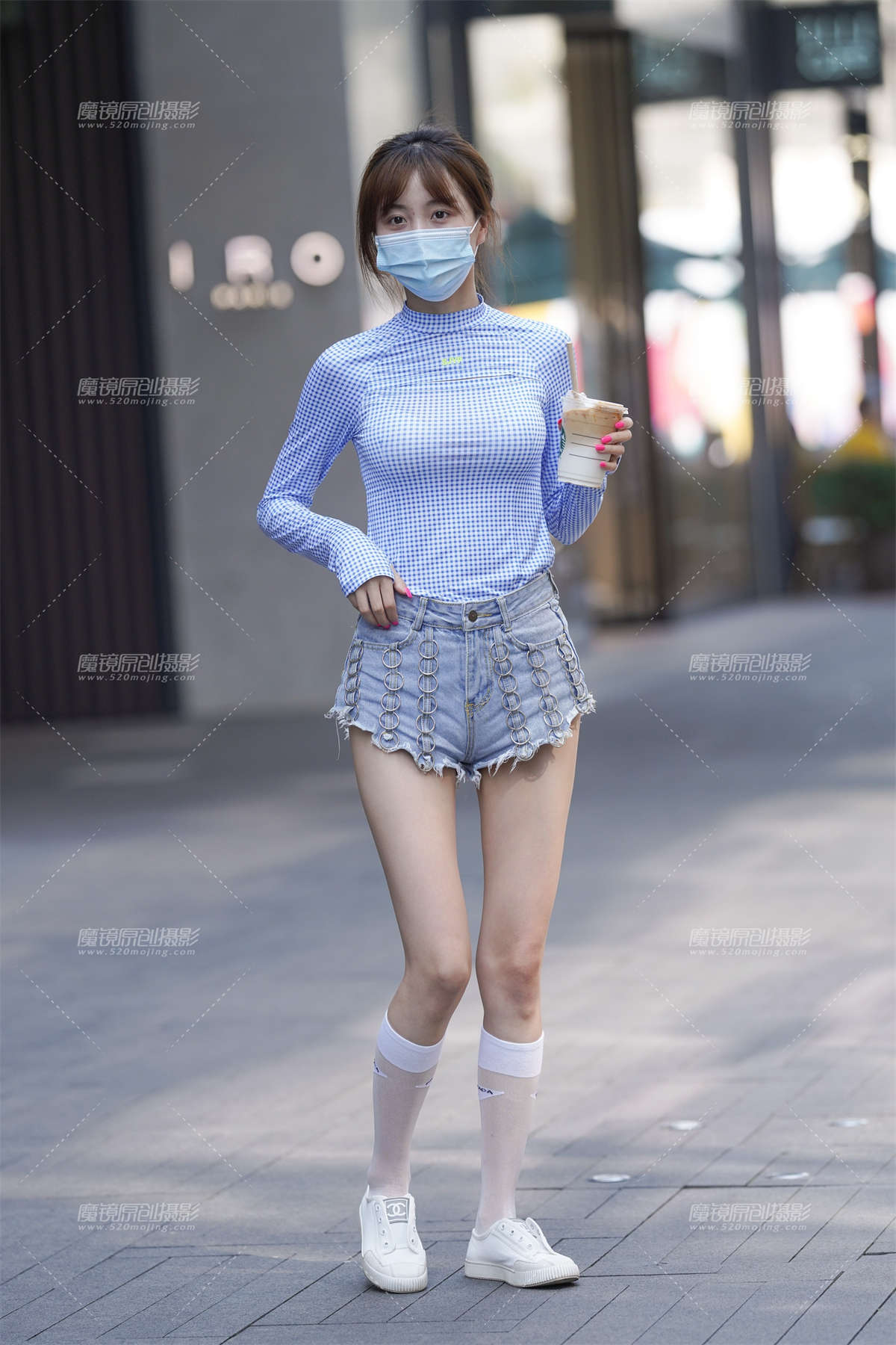 钟爱的热裤女孩-日更街拍