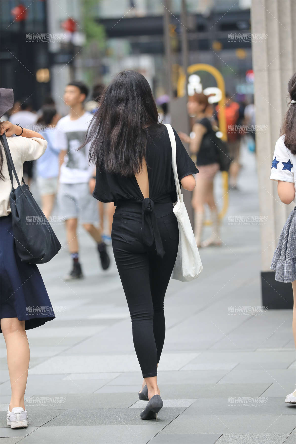 图片[2]-紧牛美腿-日更街拍