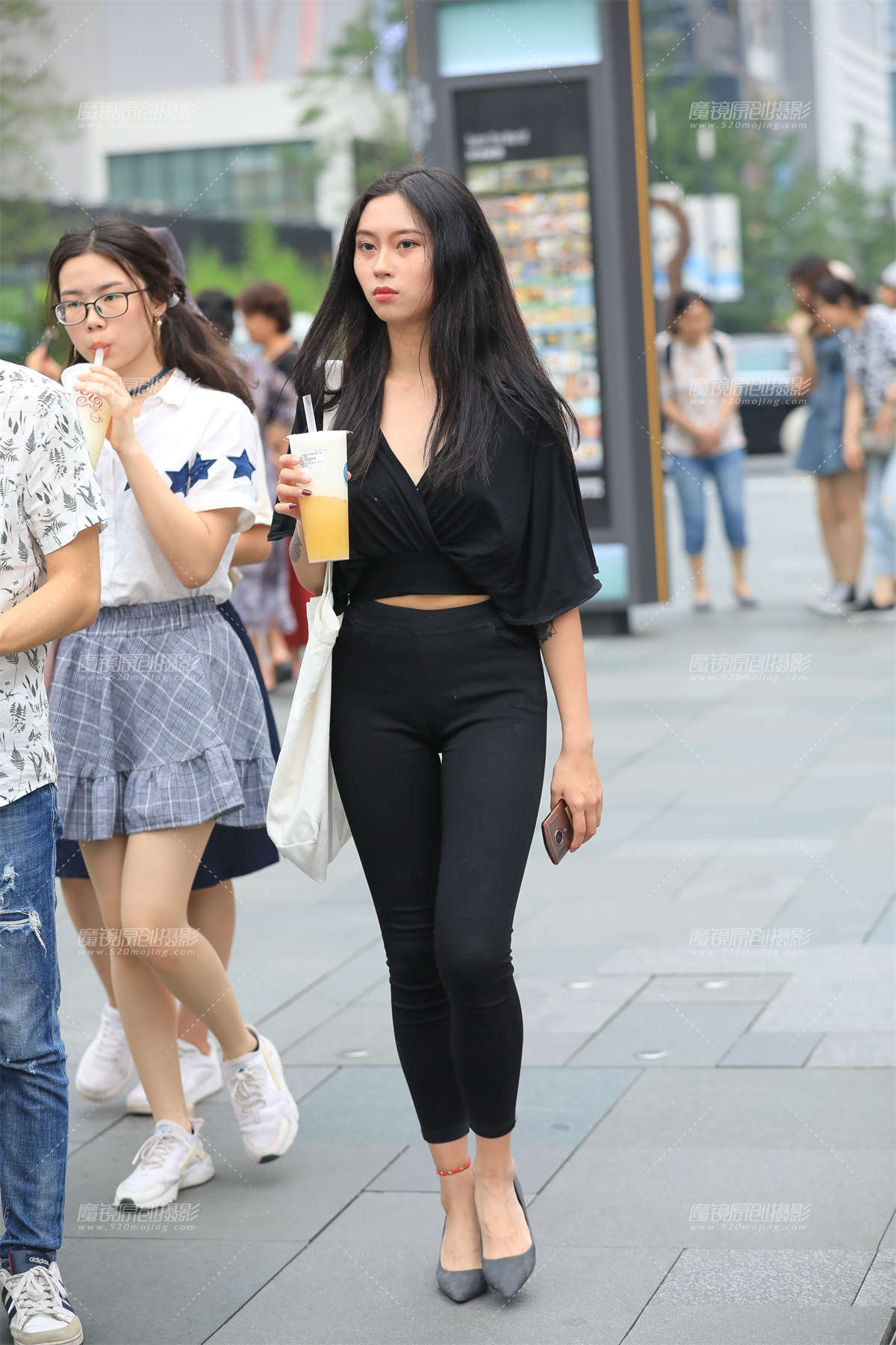 紧牛美腿-日更街拍