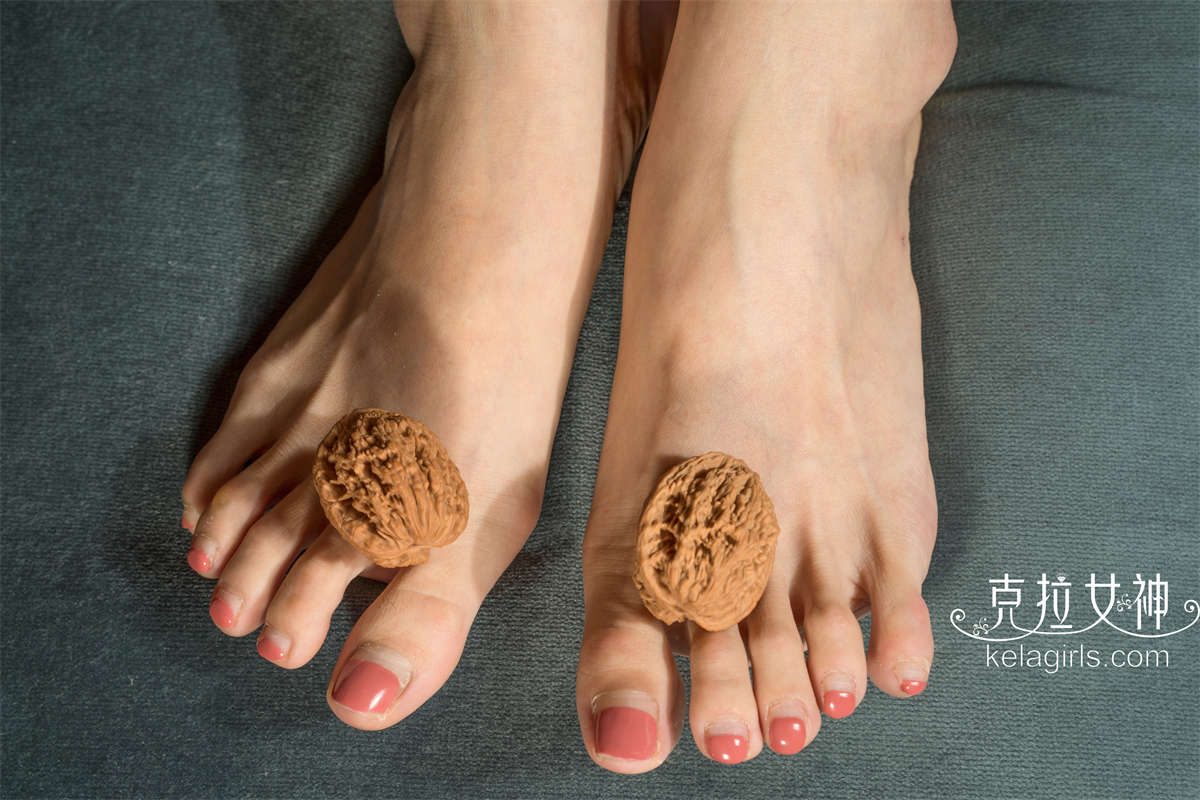 图片[2]-Kelagirls克拉女神 2018.07.11《趾夹核桃》王睿-日更街拍