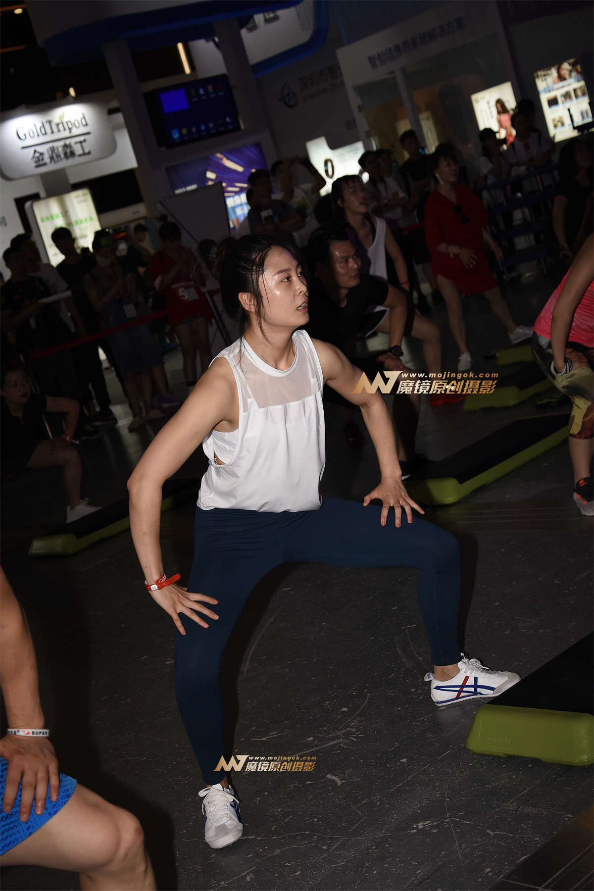 【咔喳赛贴】腰胯锻炼-日更街拍