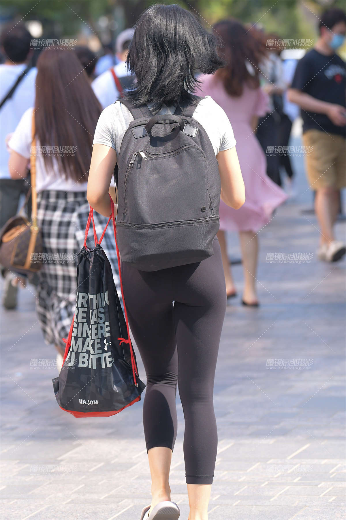 图片[2]-【红石赛贴】黑色瑜伽裤美女-日更街拍