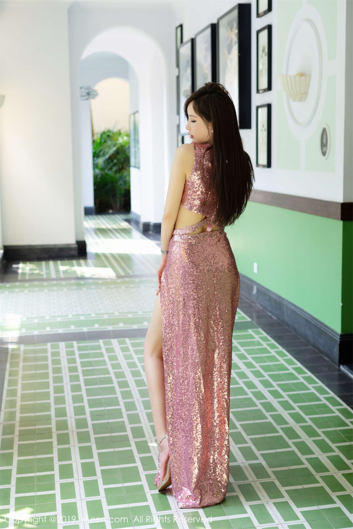 Xiuren秀人网 2019.06.21 NO.1511 奶瓶土肥圆矮挫丑黑穷-日更街拍