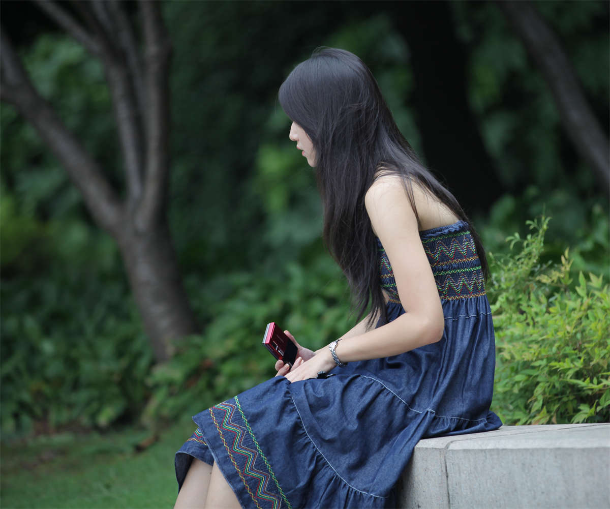 图片[2]-踏青公园街拍系列No.908 这么漂亮的长发美女，谁都无法抗拒了吧-日更街拍