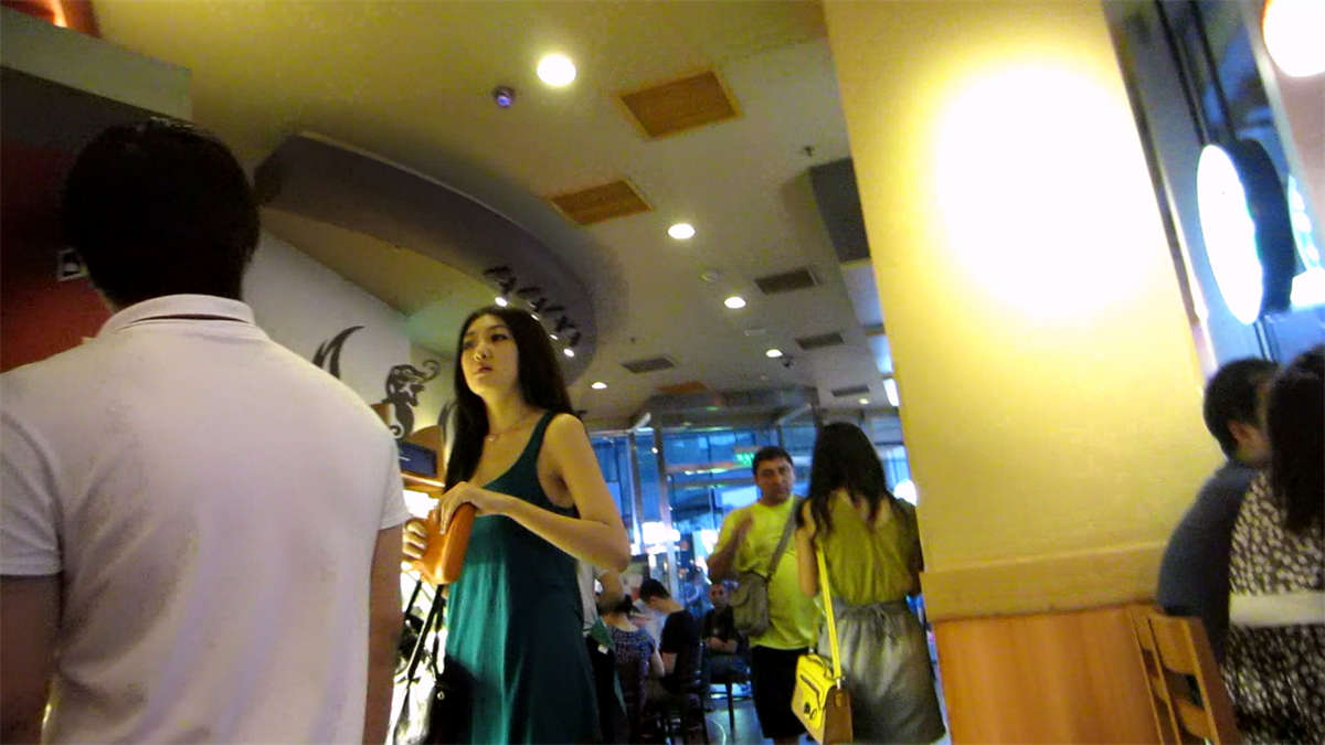 图片[2]-打扮清凉的身材很好的长发美女-日更街拍