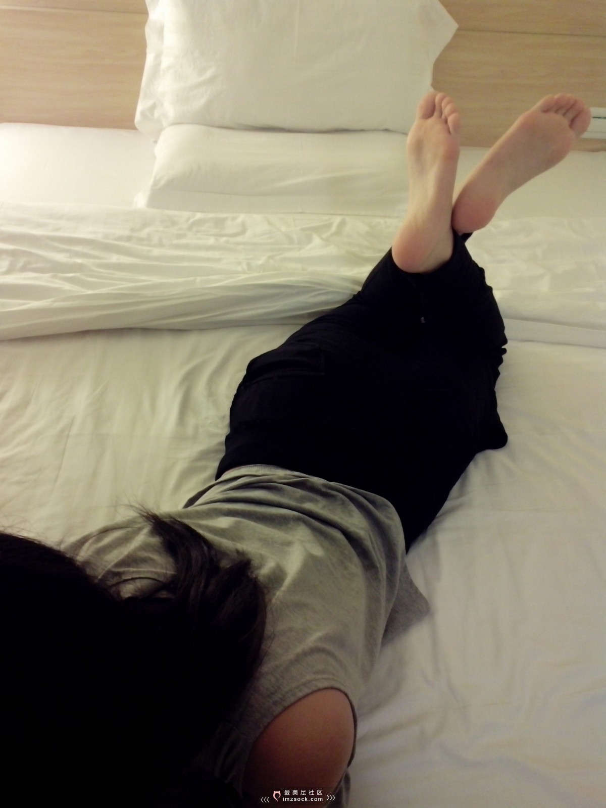 图片[2]-MZSOCK-2018 No.105 嫩脚 阿欣-日更街拍