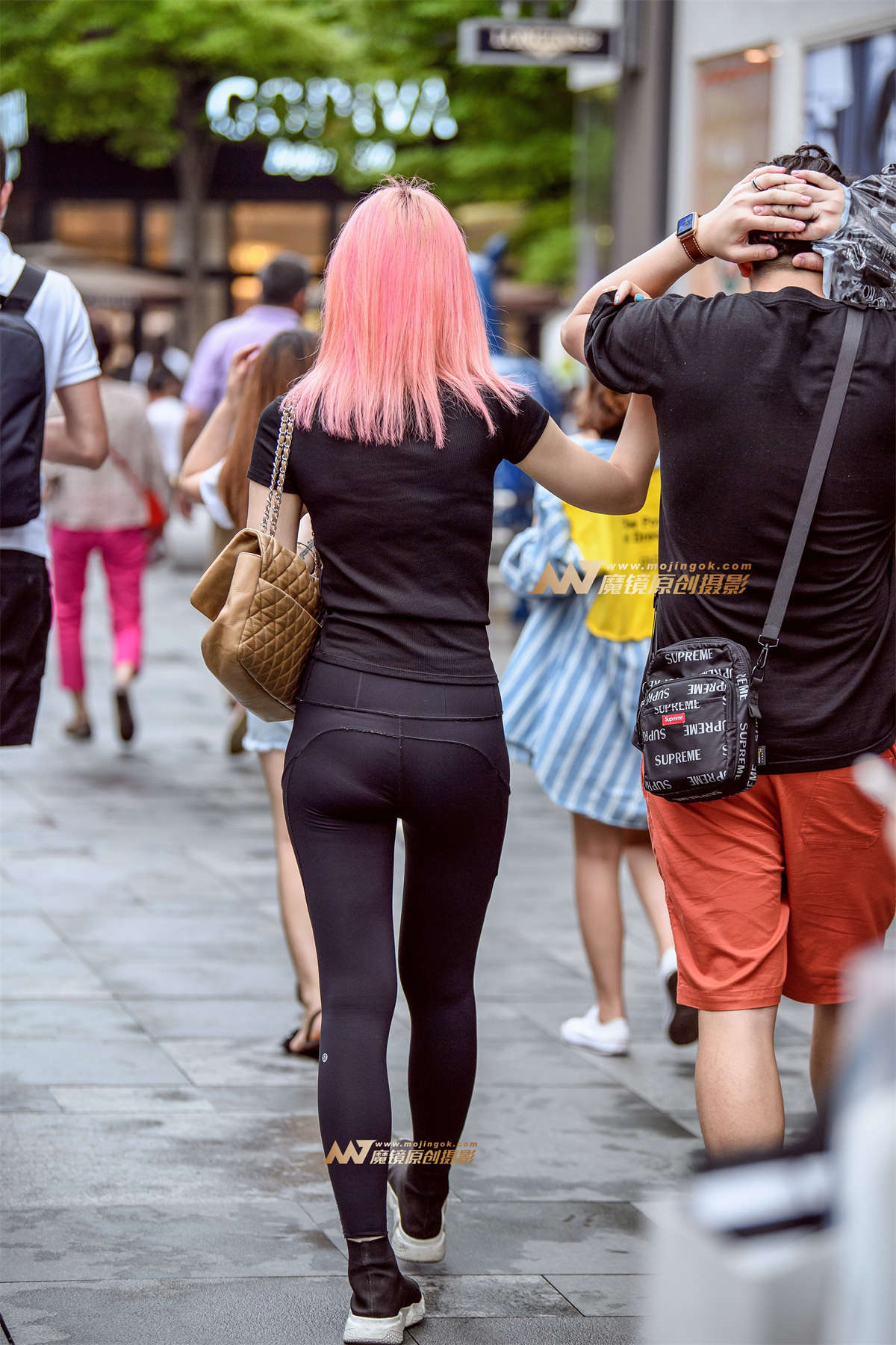 图片[2]-【久久赛帖】紧身黑裤时髦美女-日更街拍