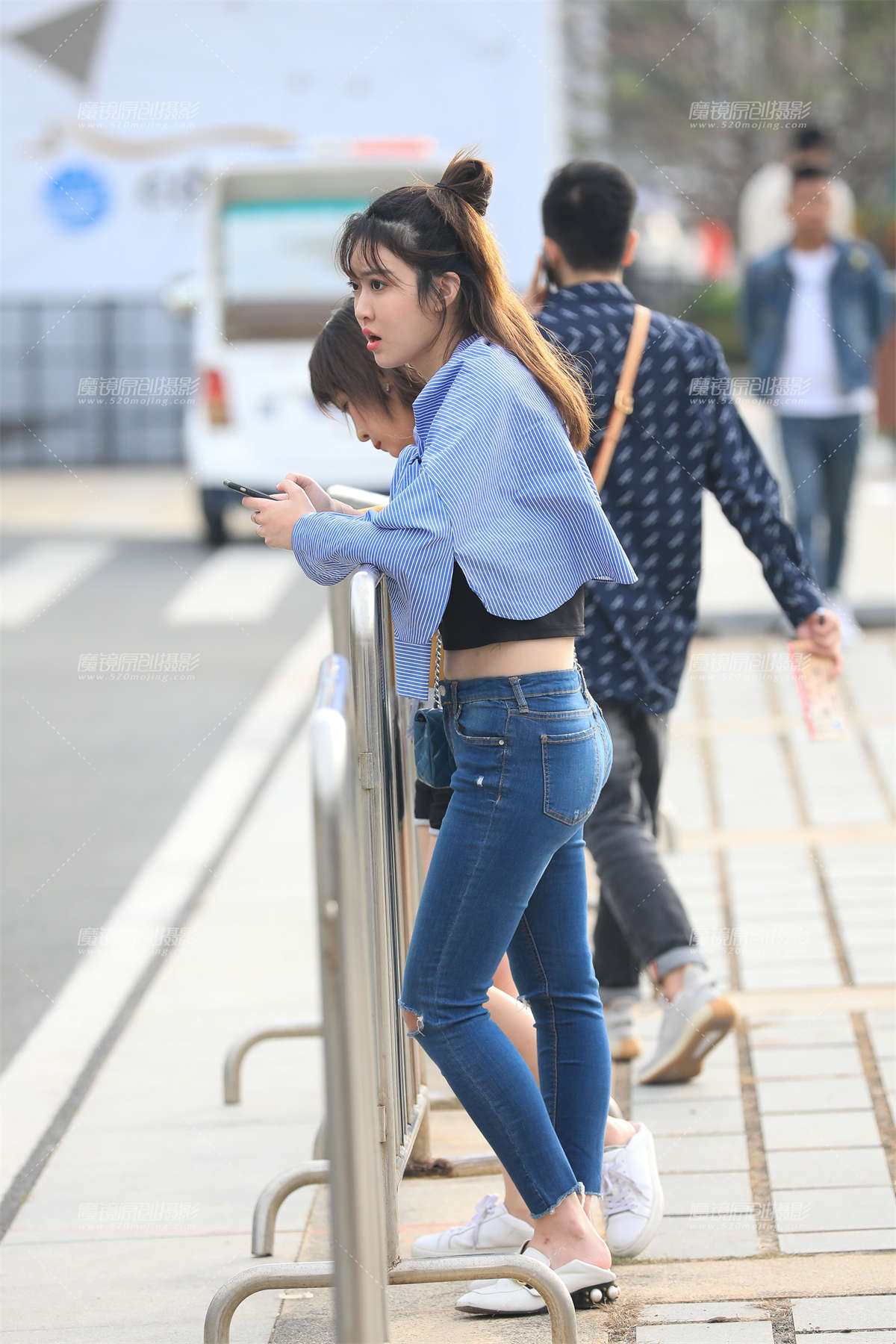 【凯恩赛贴】紧牛美眉-日更街拍