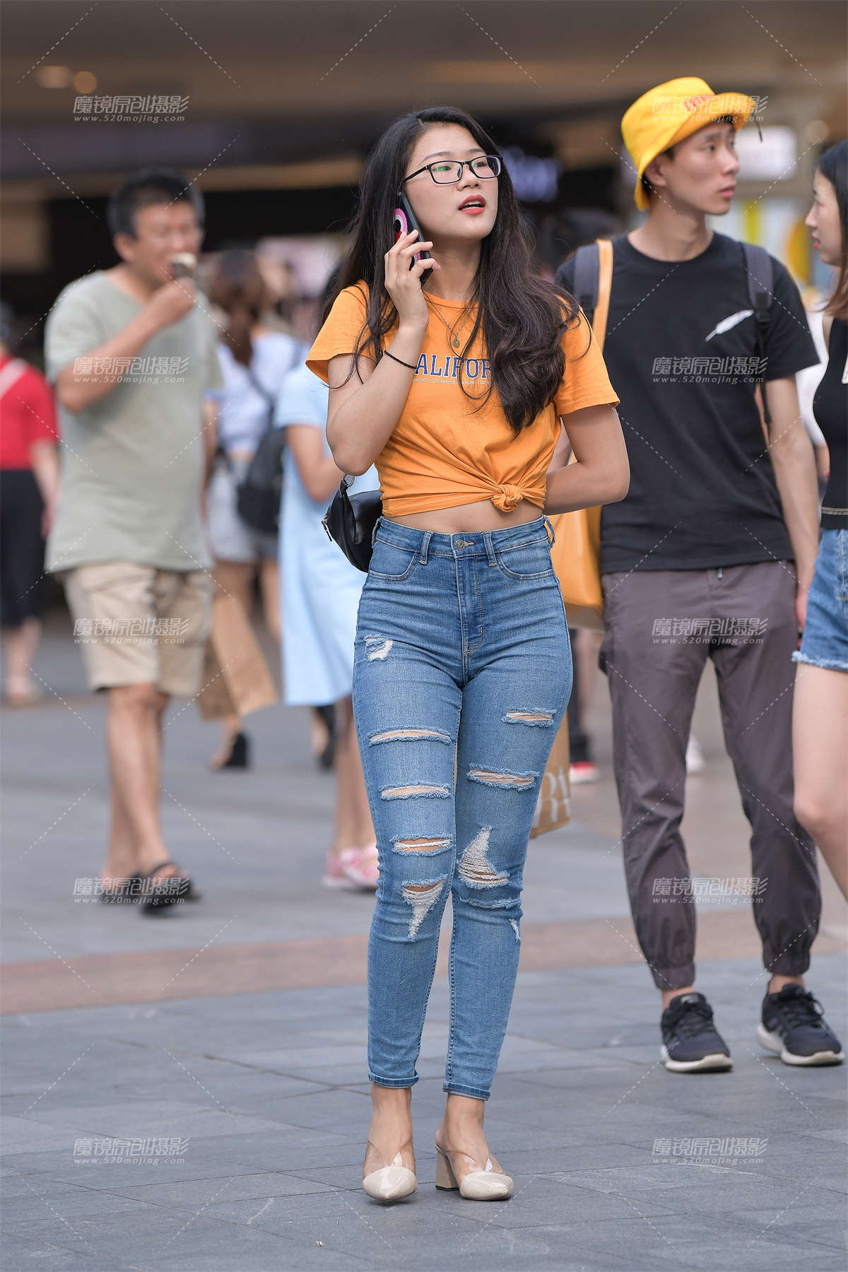 【视觉冲击赛贴】天街de紧牛小姐姐-日更街拍