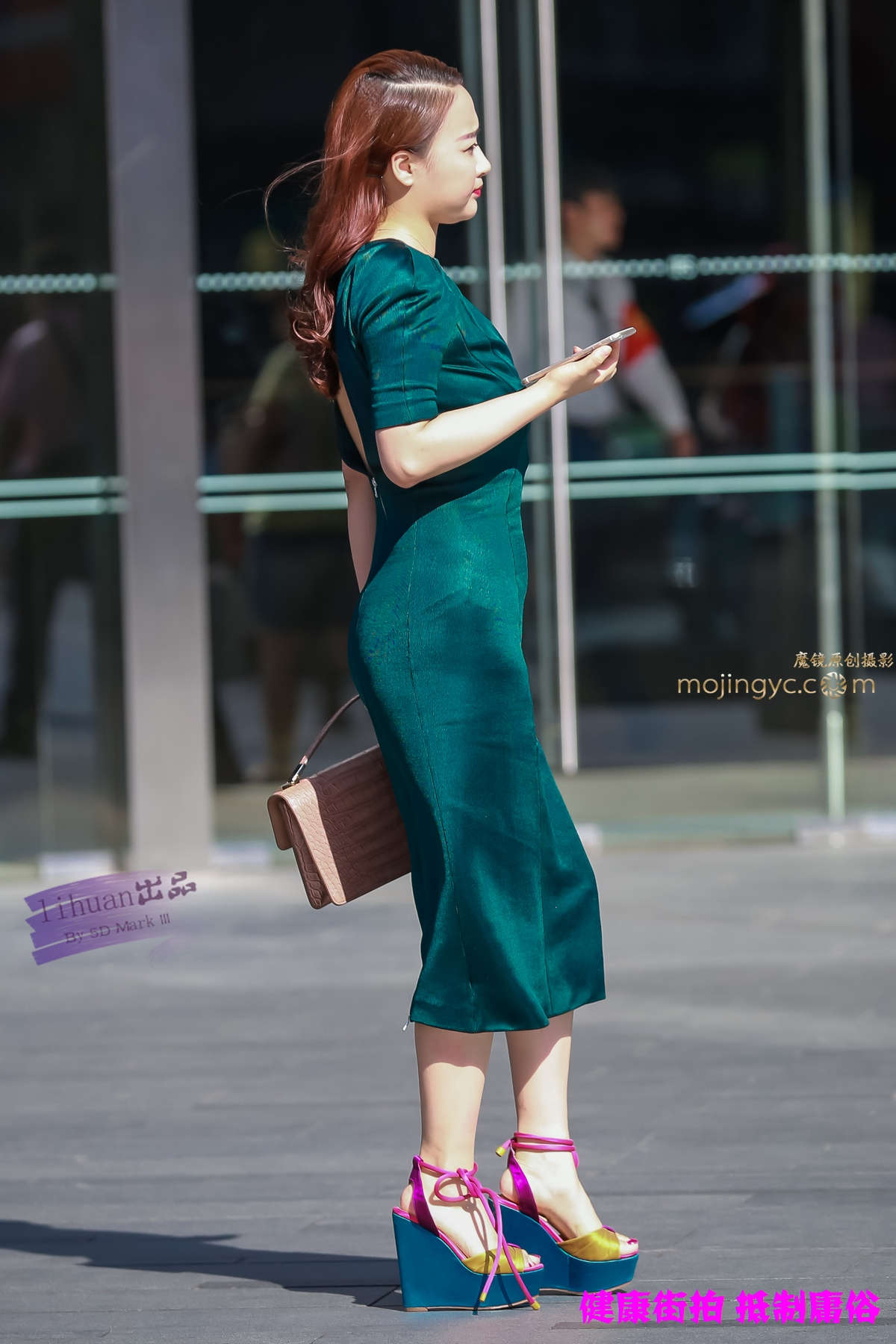 李欢原创-丰腴贵妇，华丽长裙（24P）-日更街拍