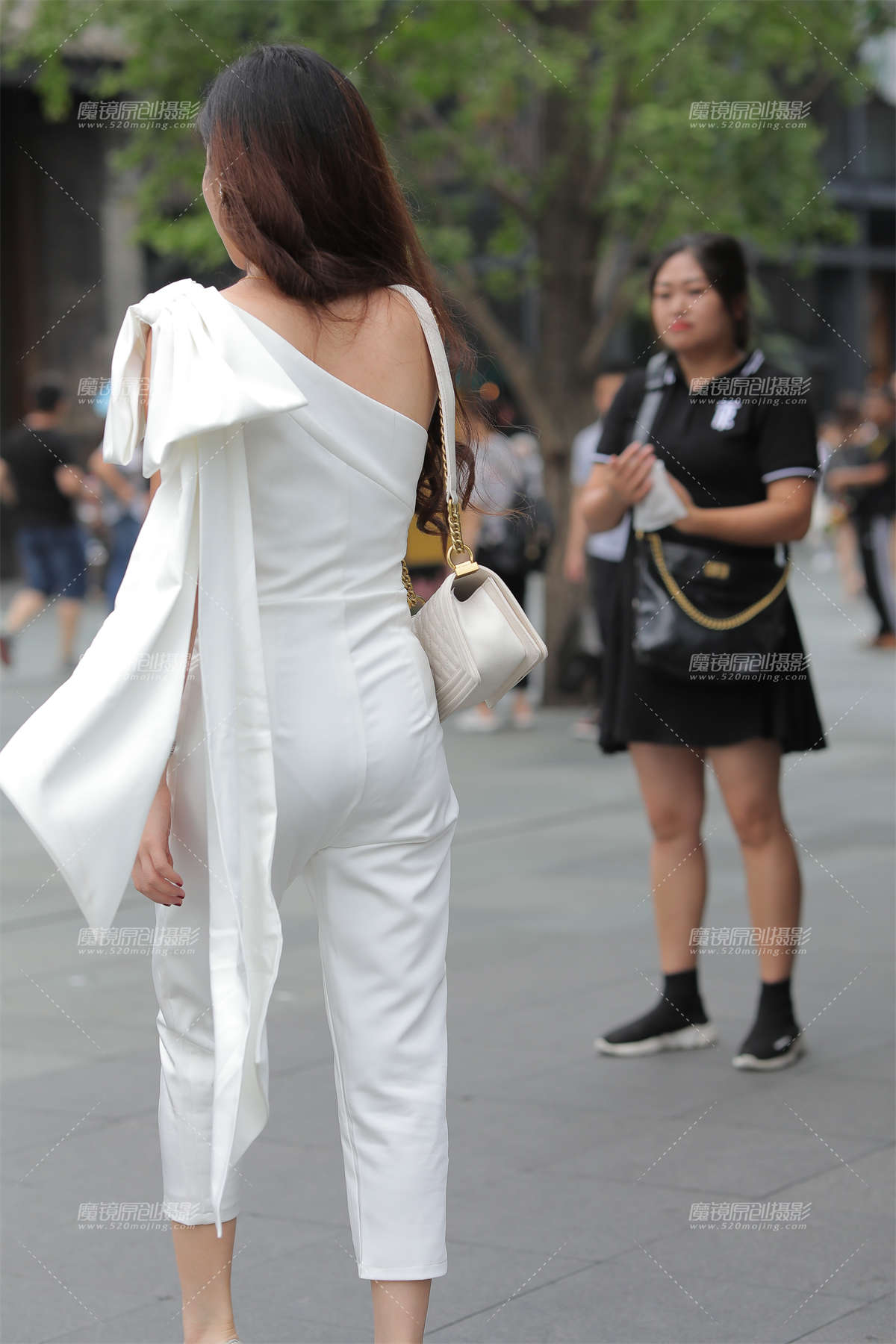 图片[2]-美女穿上高跟鞋 轻松拥有端庄女神气息-日更街拍
