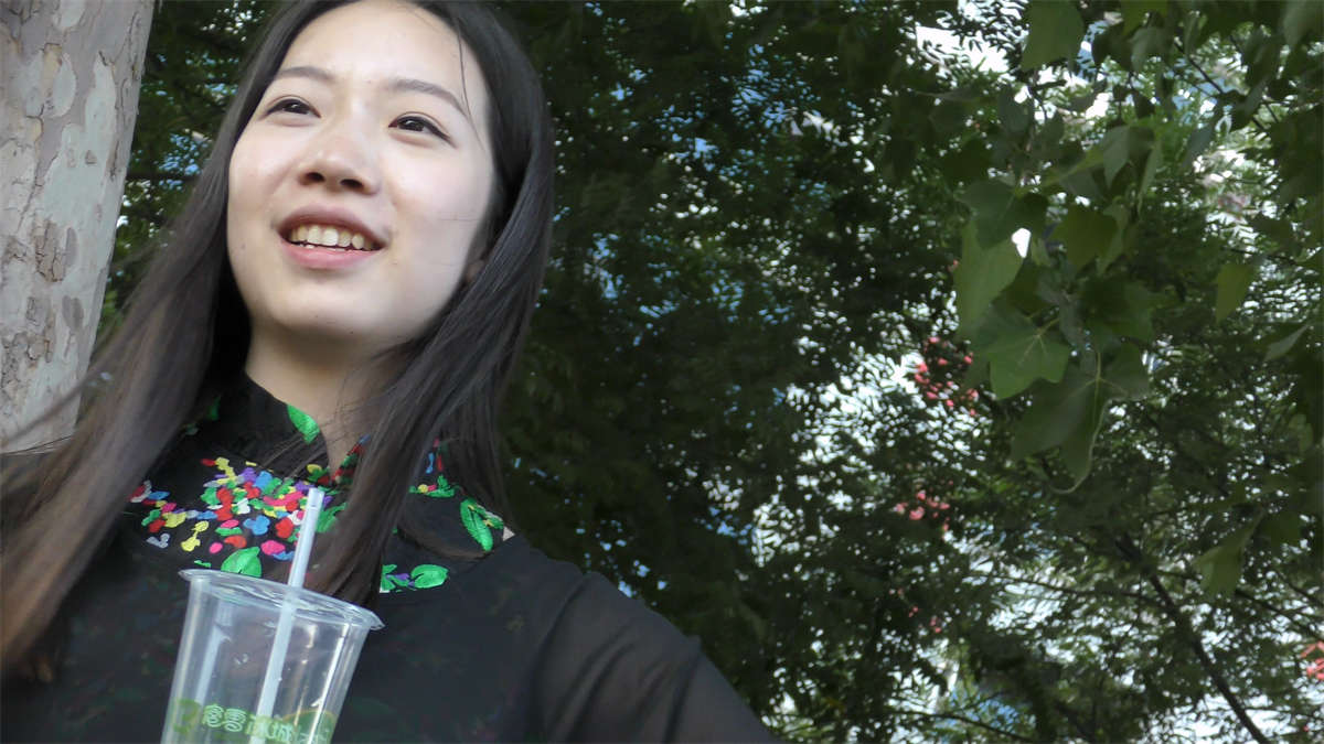 大爱清秀高挑美女的凉拖美足-日更街拍