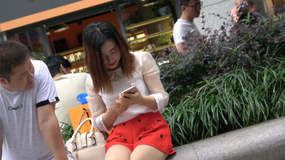 白纱橘红色短裙透明长丝少女插图1