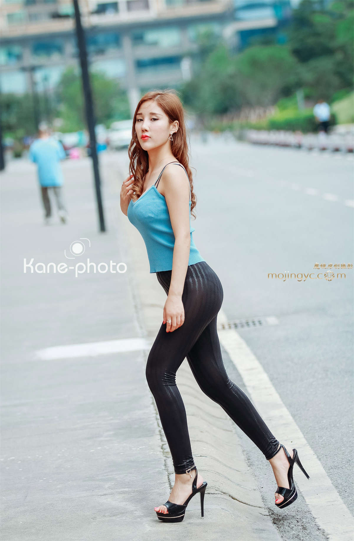 极品紧身透明裤的诱惑-日更街拍