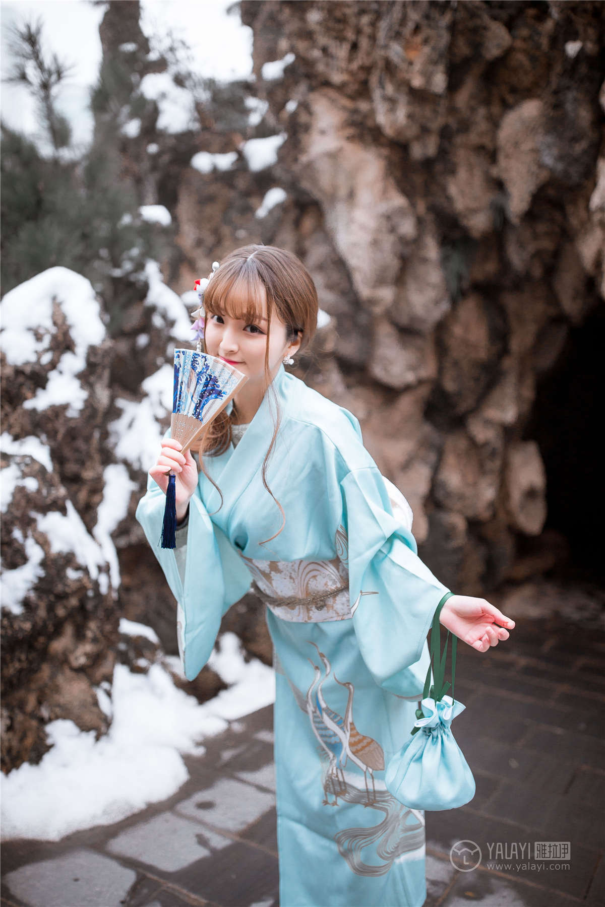 YALAYI雅拉伊 No.192 赏雪 团团-日更街拍