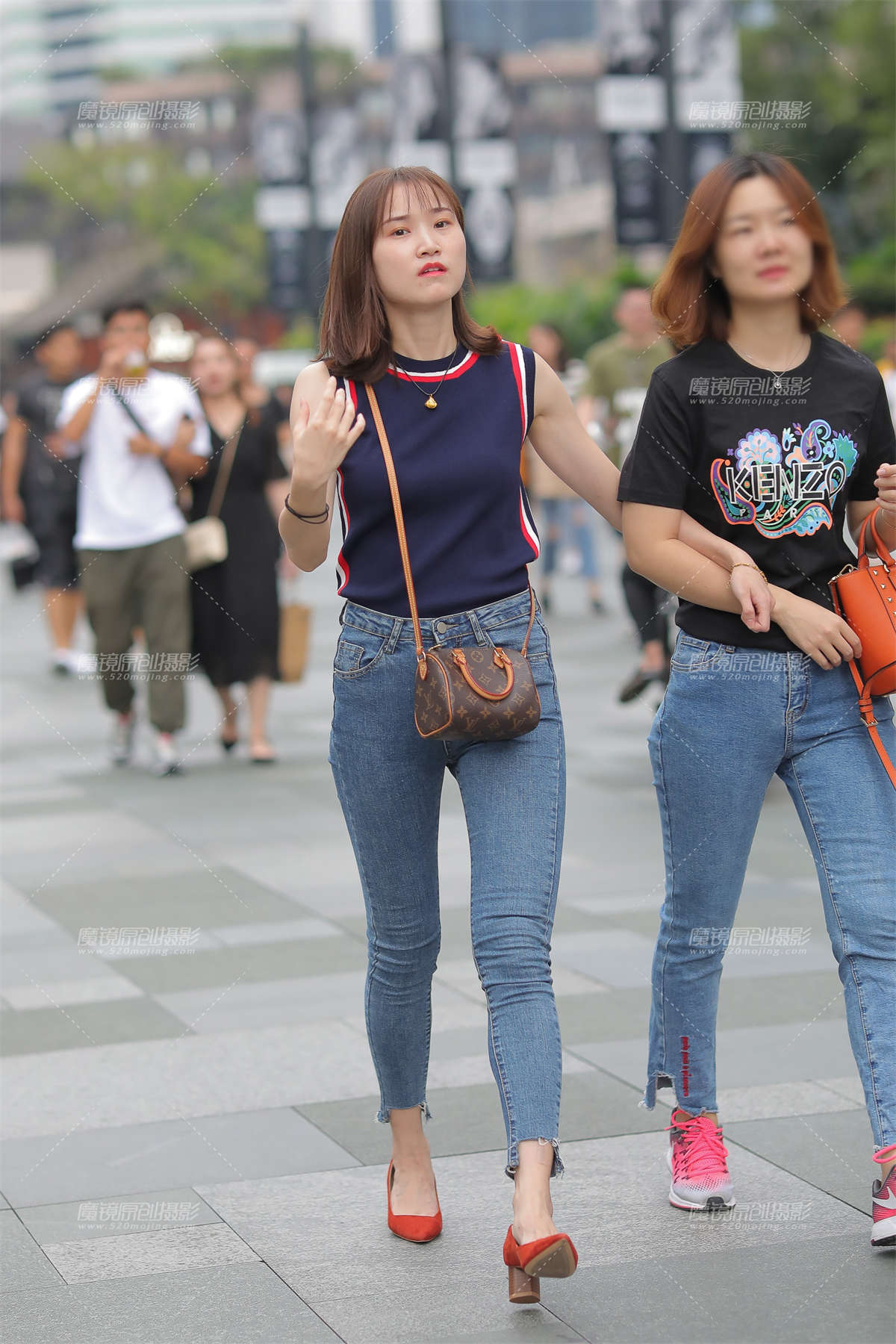 【凯恩赛贴】紧牛翘臀-日更街拍