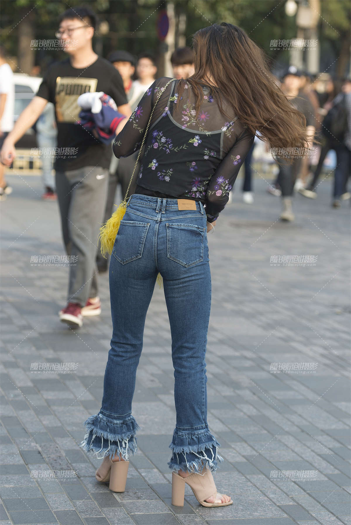 图片[2]-紧身牛仔喇叭裤-日更街拍