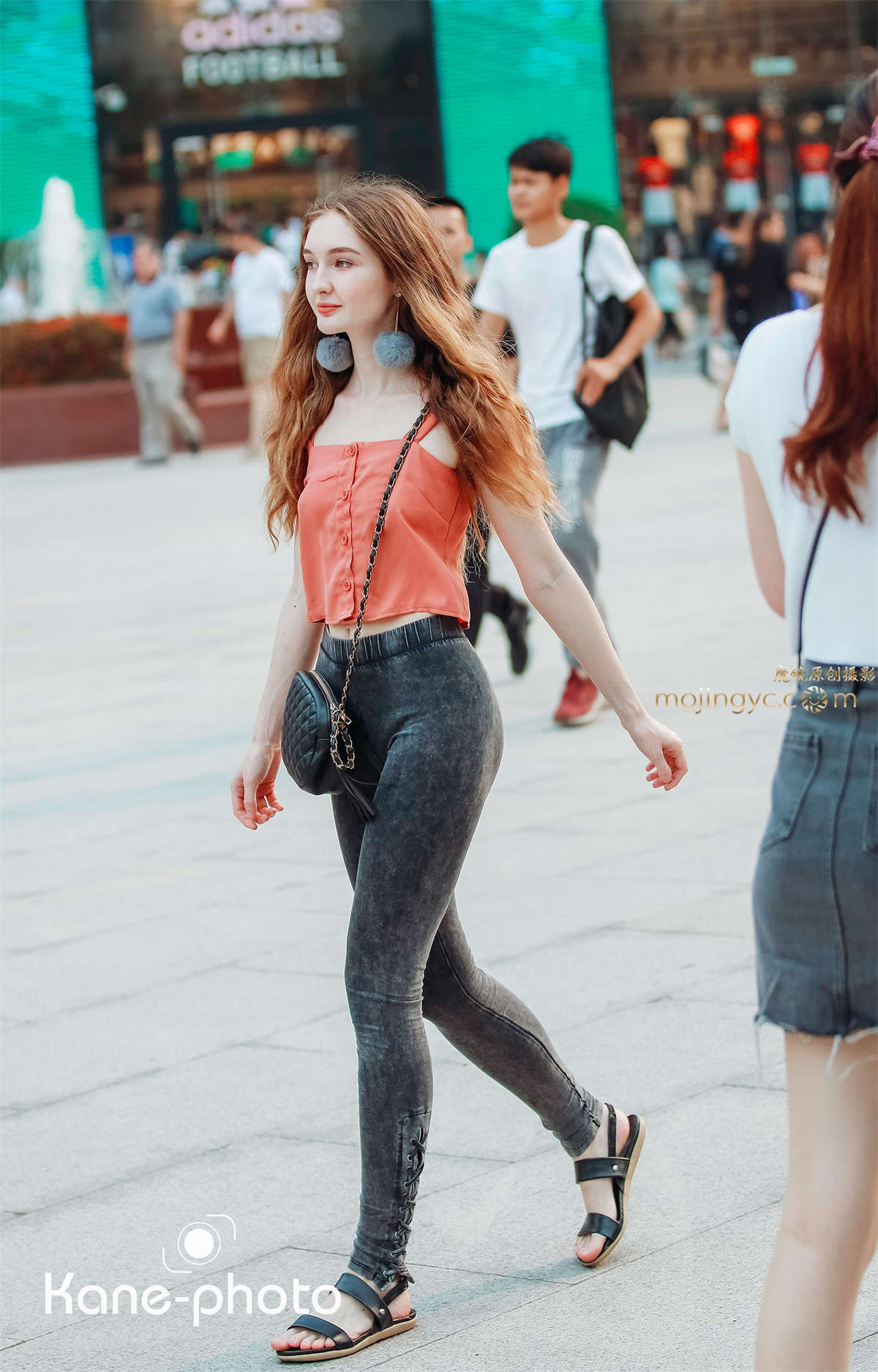 图片[2]-紧绷牛仔 美若天仙-日更街拍