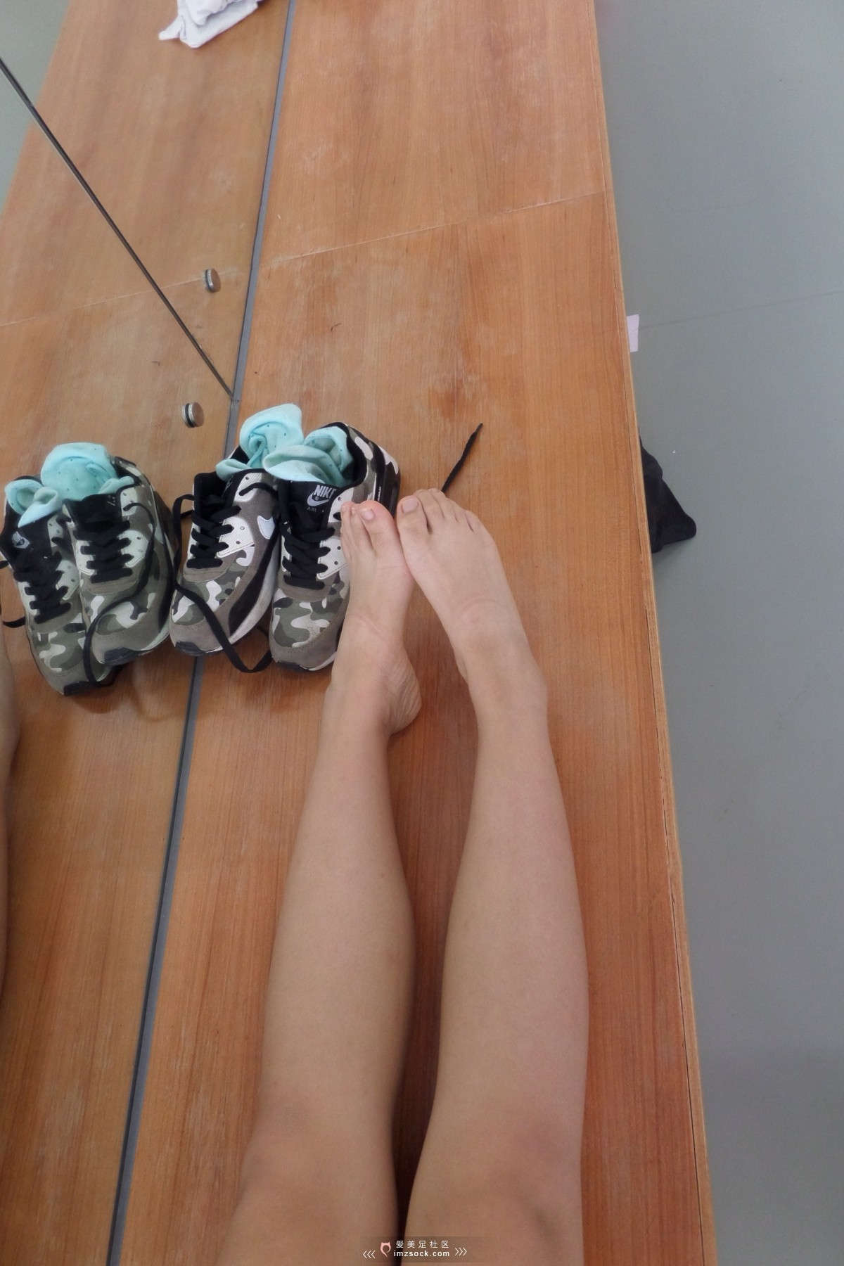 MZSOCK-2018 No.108 瑜伽美女小梓 adidas帆布鞋_Nike板鞋 蓝色短棉袜 ！-日更街拍