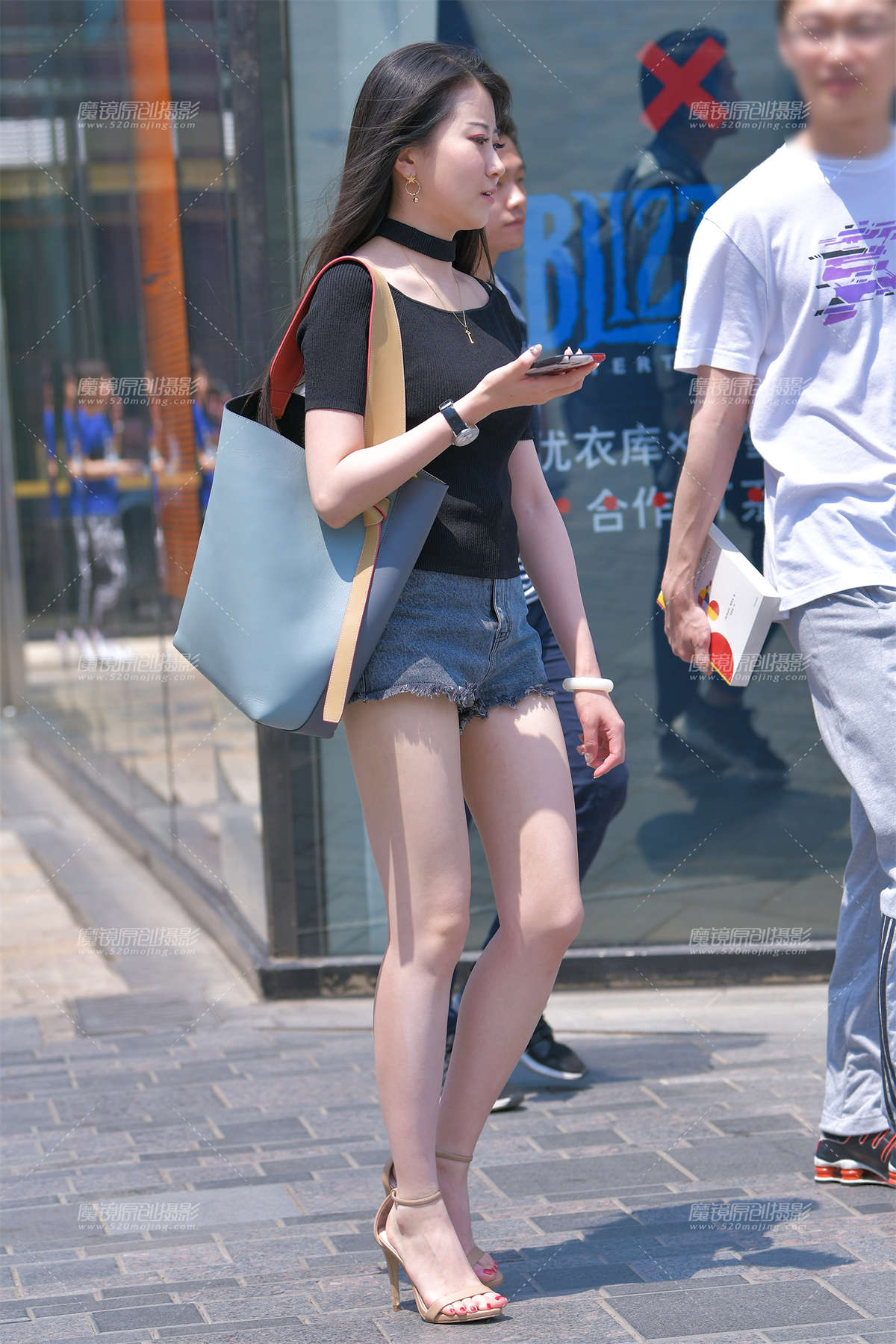 热裤性感美女-日更街拍