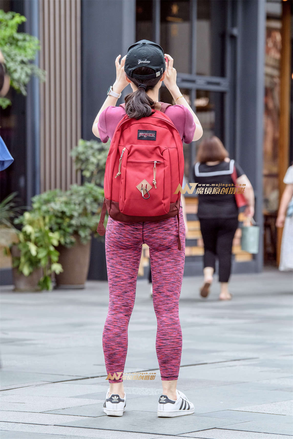 图片[2]-【久久赛帖】迷彩紧身运动裤-日更街拍