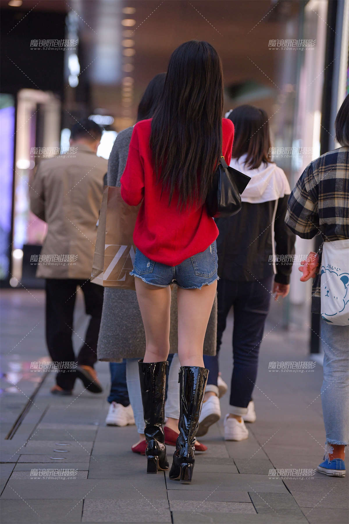 图片[2]-美腿热裤YY-日更街拍