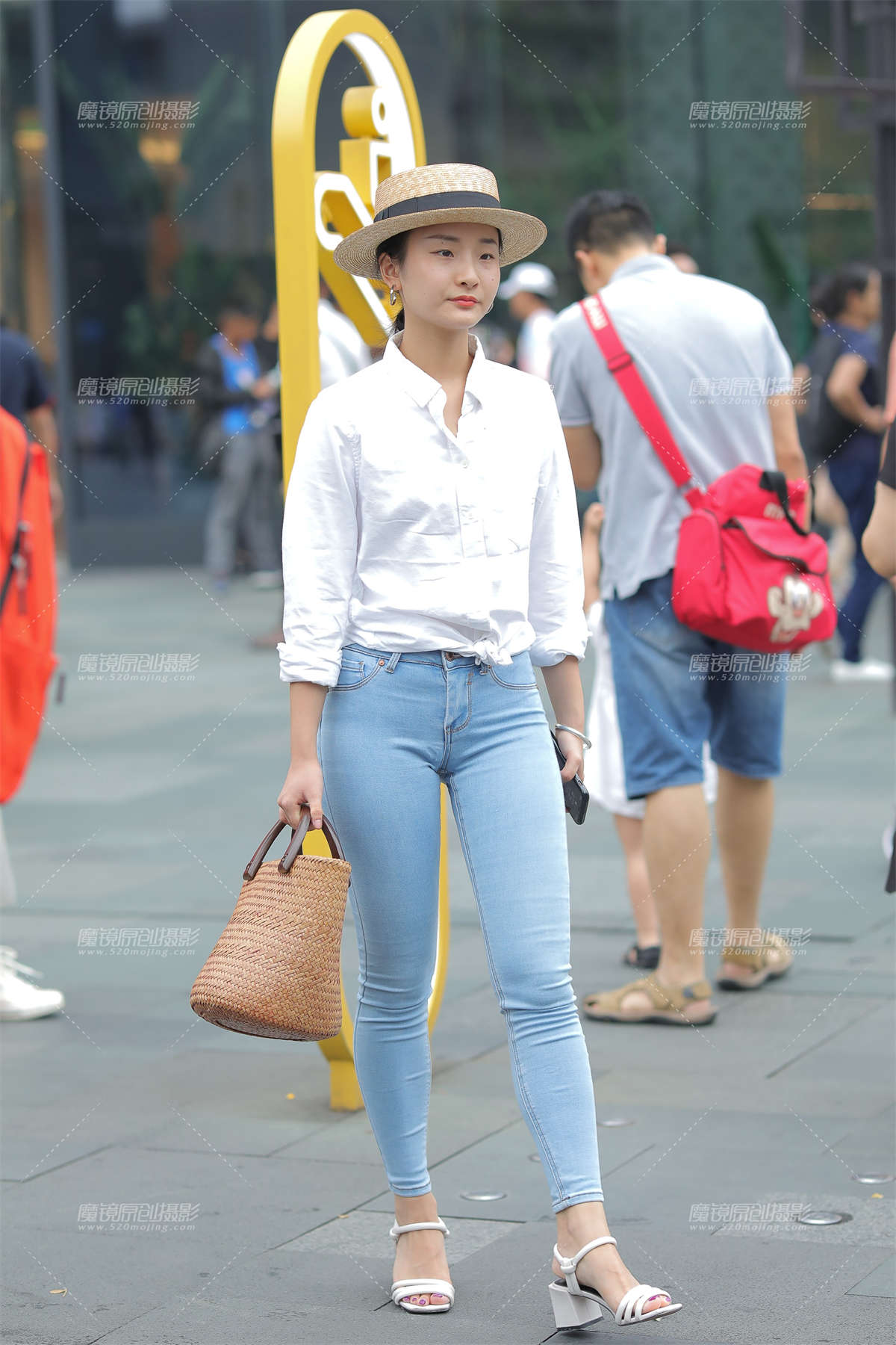 【凯恩赛贴】紧牛小翘臀-日更街拍