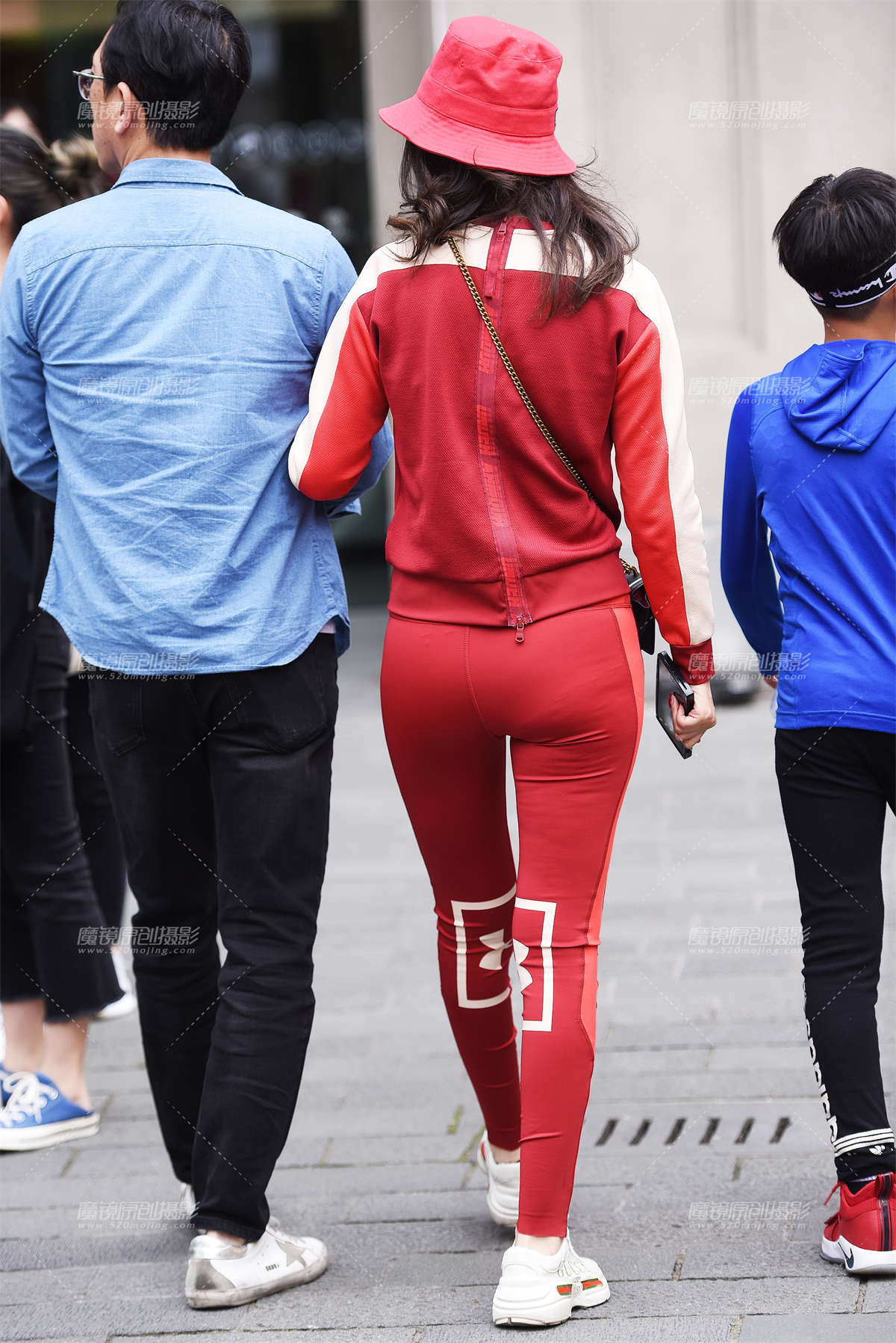 图片[2]-【咔喳赛帖】节日一身红-日更街拍