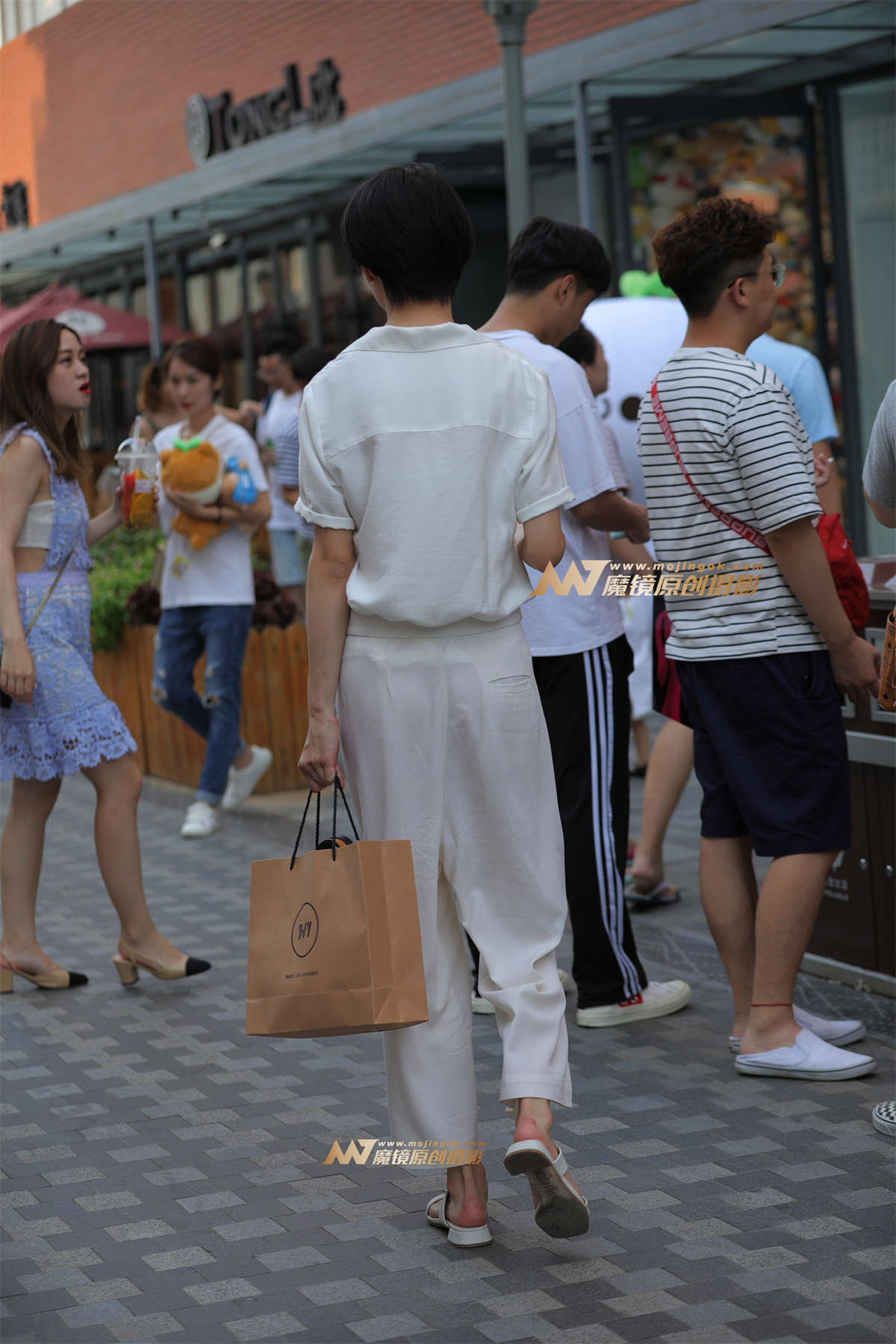 【视觉冲击赛帖】一身悠闲而透气的小姐姐插图1