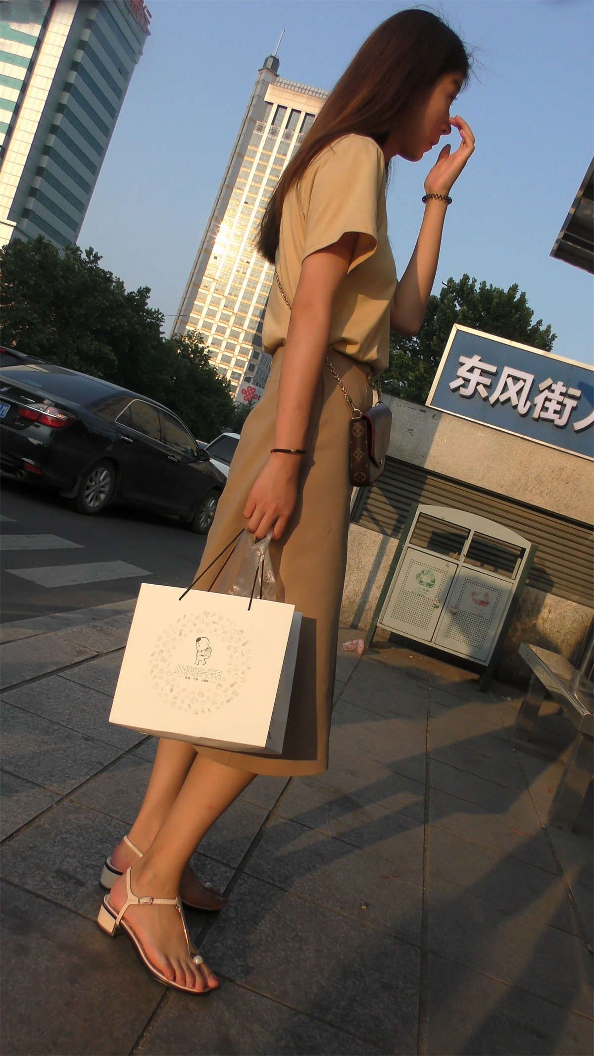 小清新美女姐姐的美脚-日更街拍