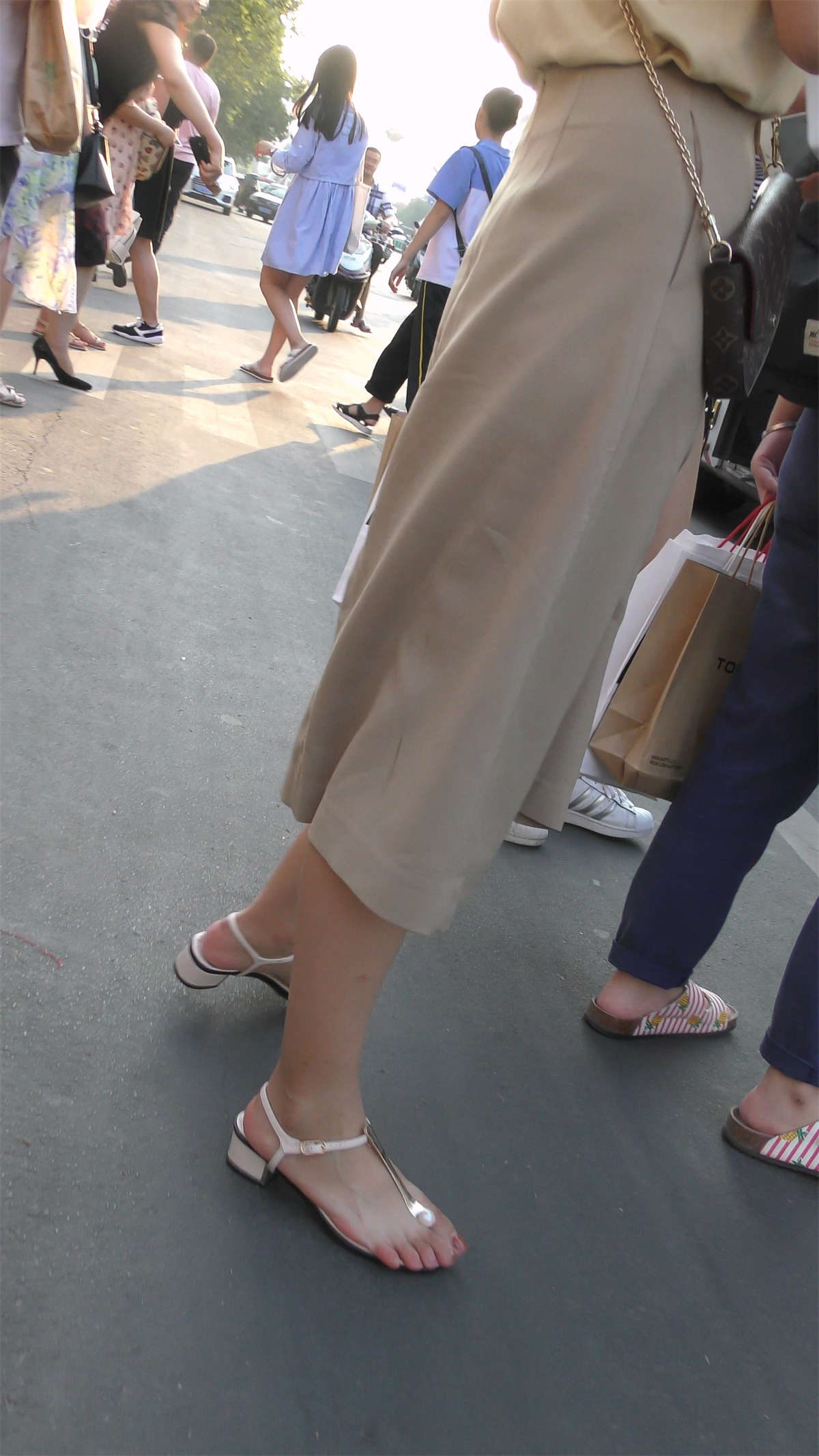 小清新美女姐姐的美脚插图1