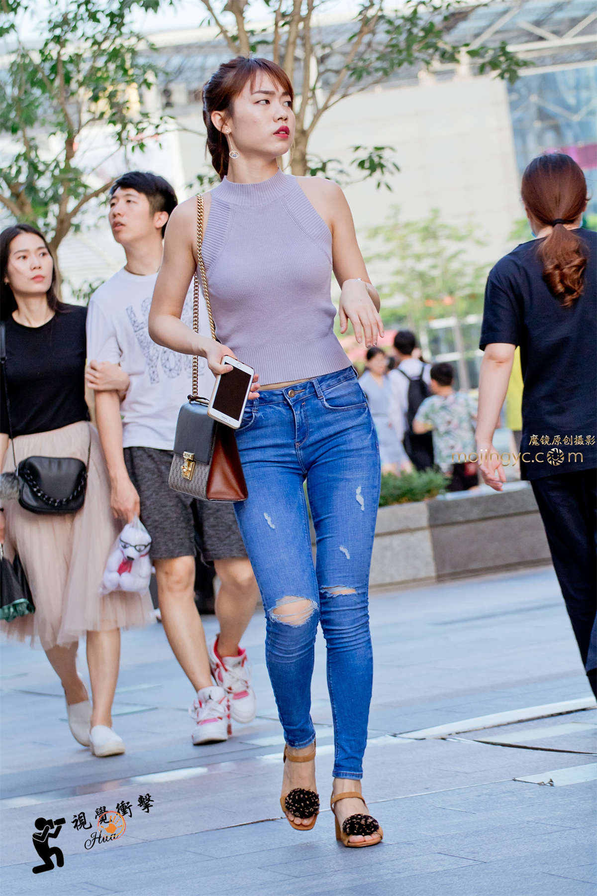 S身形 紧牛 美眉-日更街拍