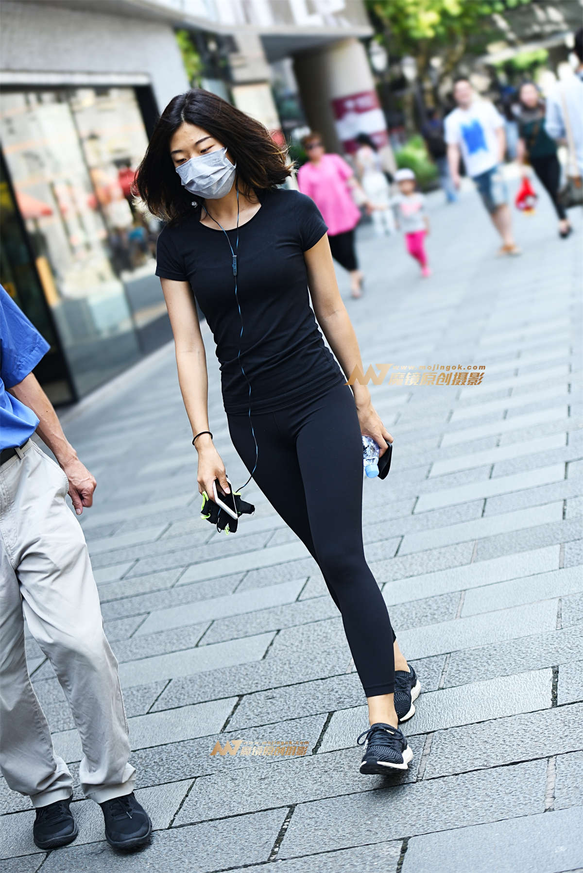 黑色紧身裤-日更街拍