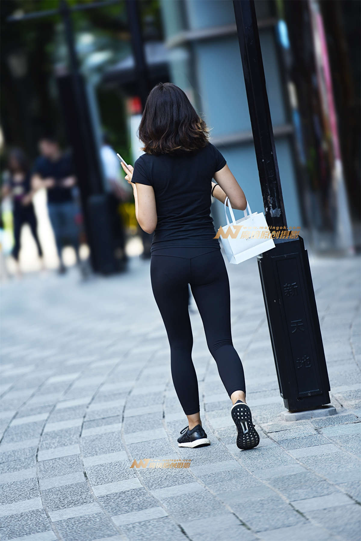 图片[2]-黑色紧身裤-日更街拍