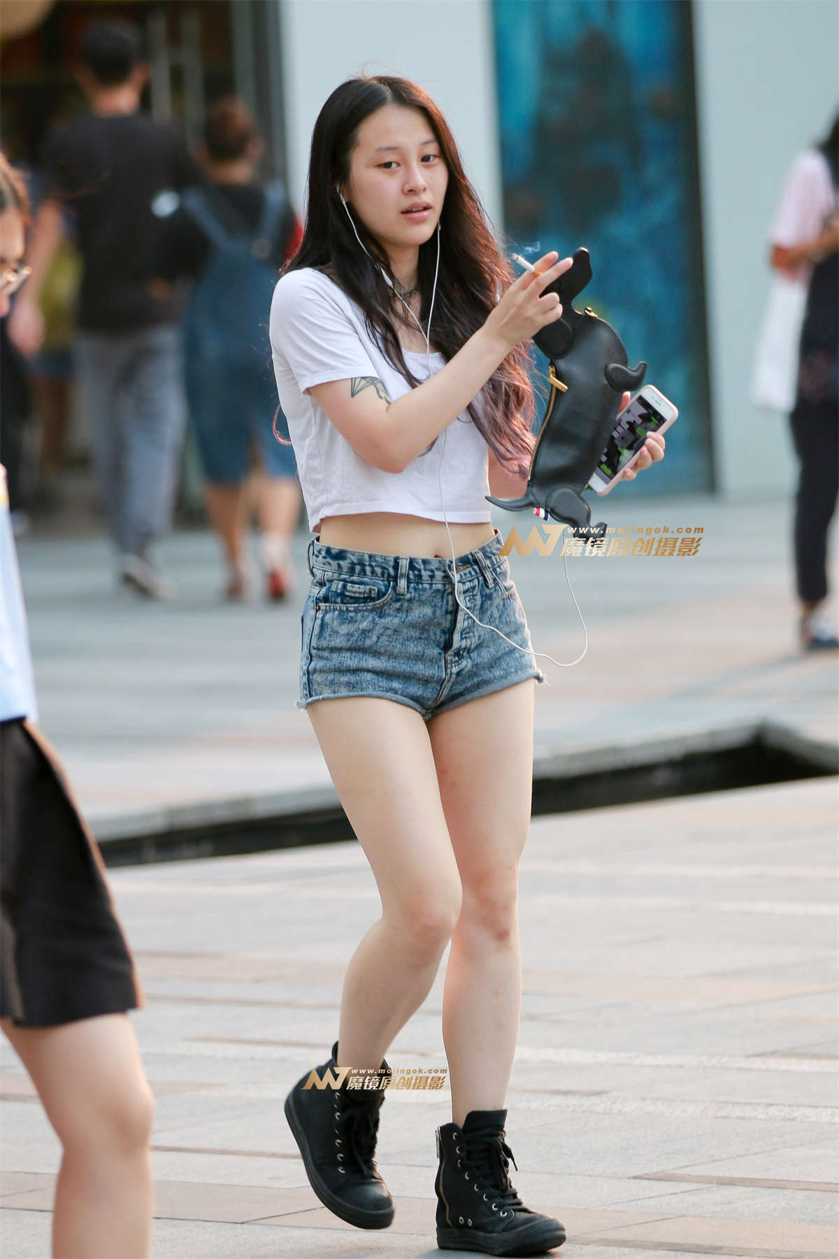 小热裤 白嫩美腿-日更街拍