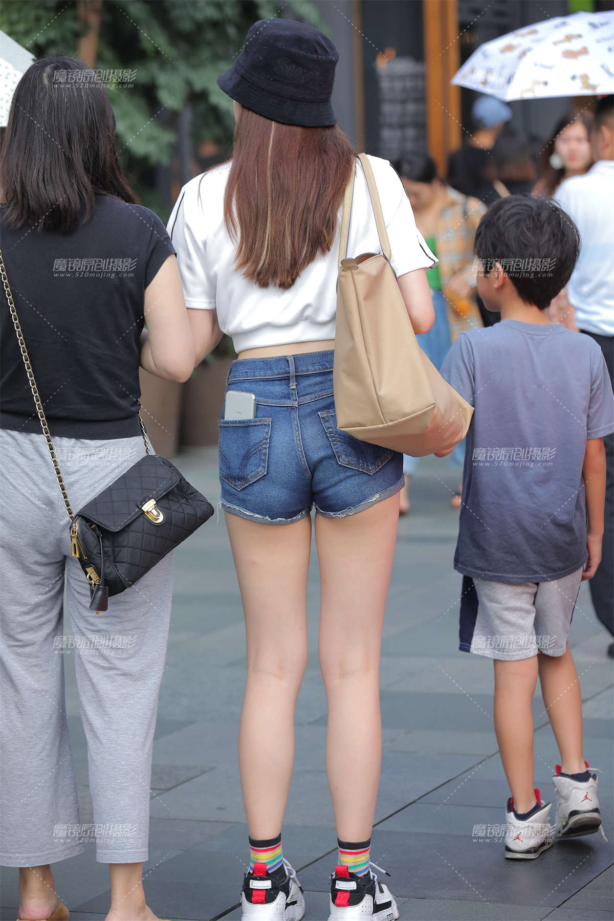 图片[2]-【凯恩赛贴】热裤美眉-日更街拍