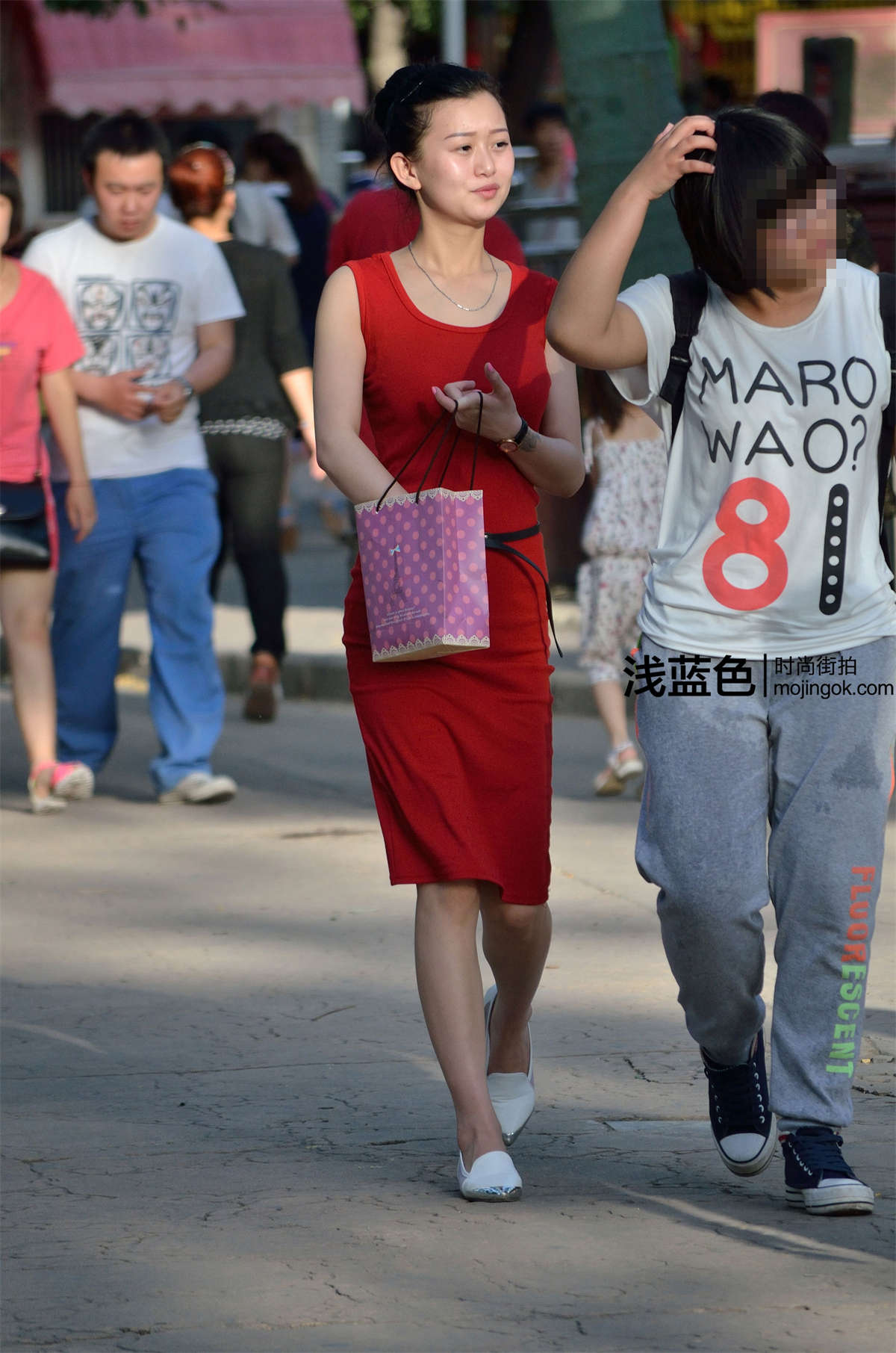 前凸后翘（21p）-日更街拍