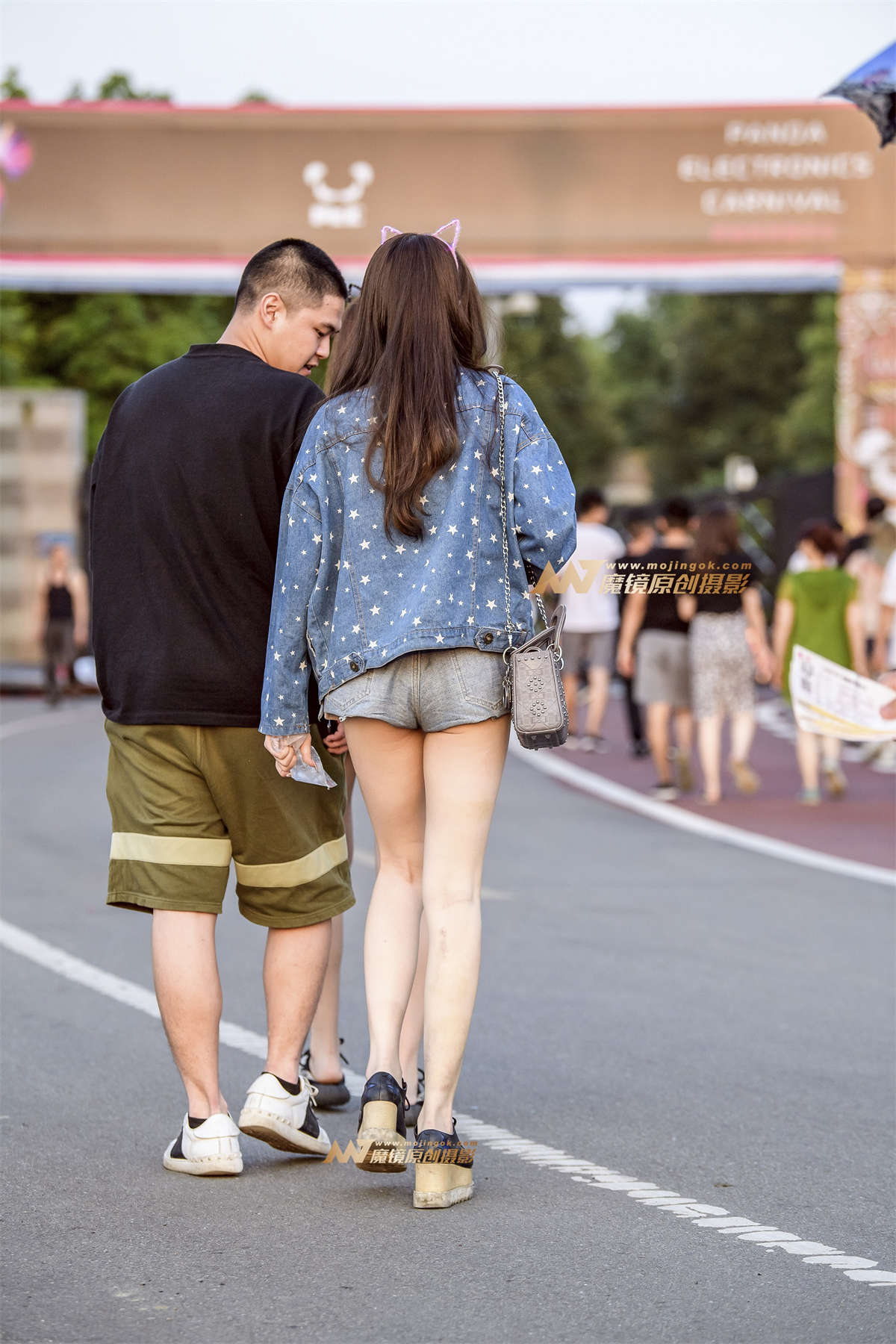 图片[2]-【久久赛帖】热裤反穿就是那么时尚-日更街拍