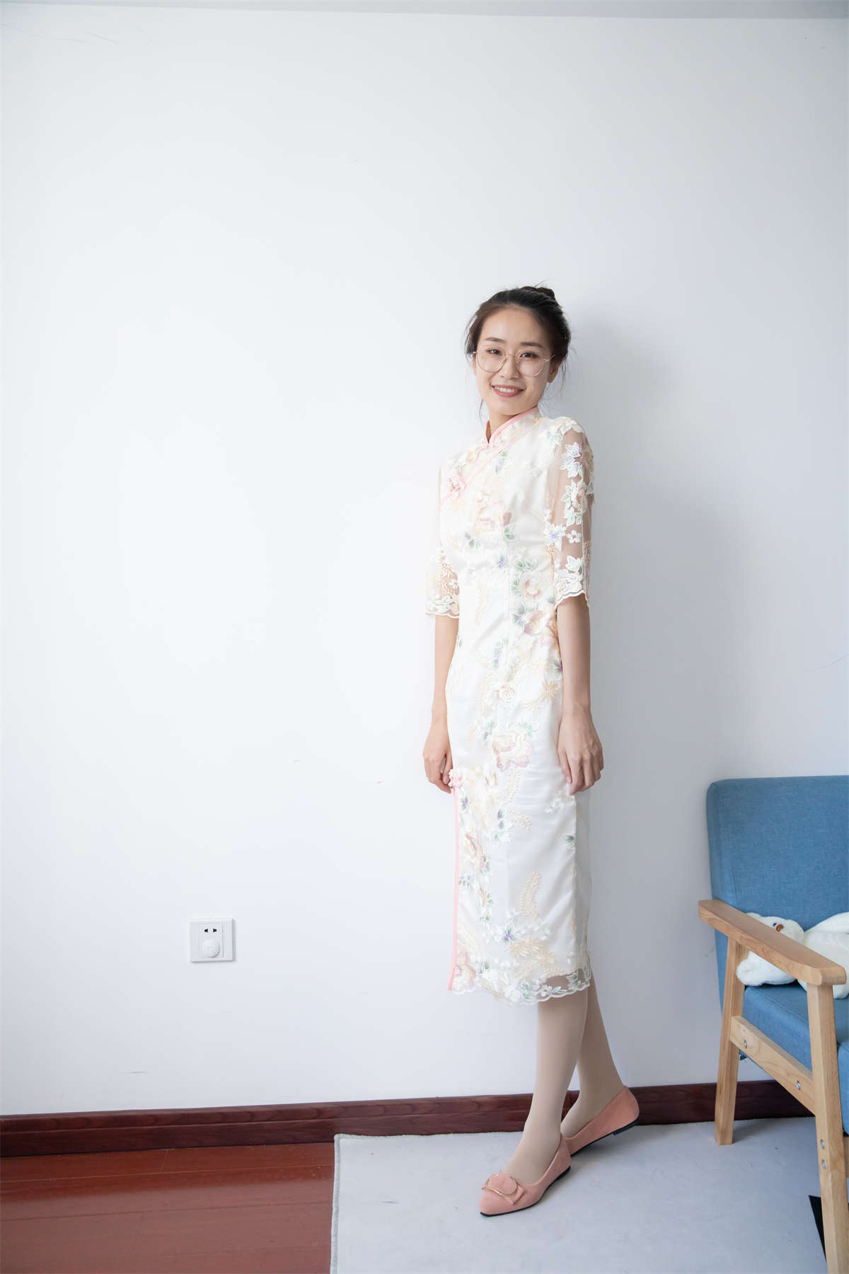 物恋传媒 NO.931 菜菜-微风与诗声-日更街拍