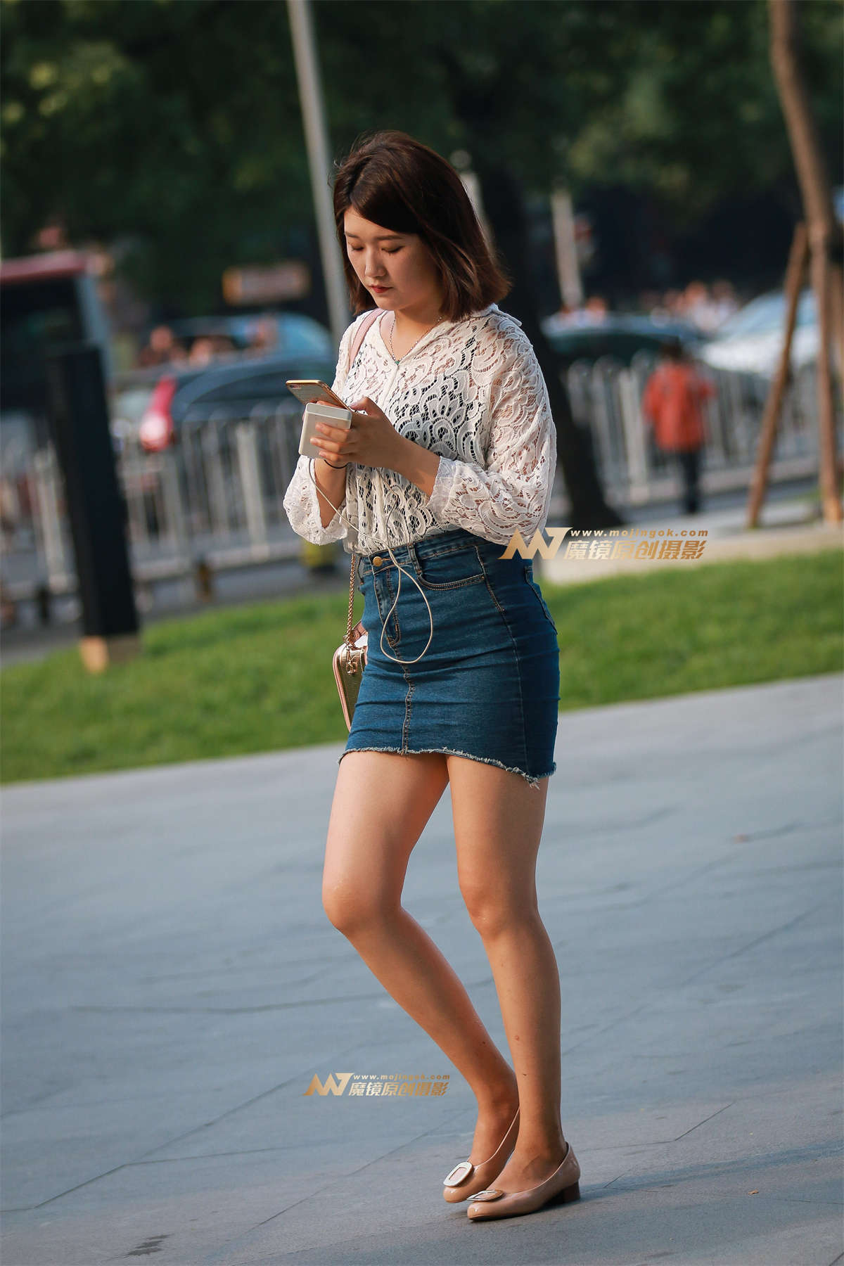 性感包臀牛仔短裙-日更街拍