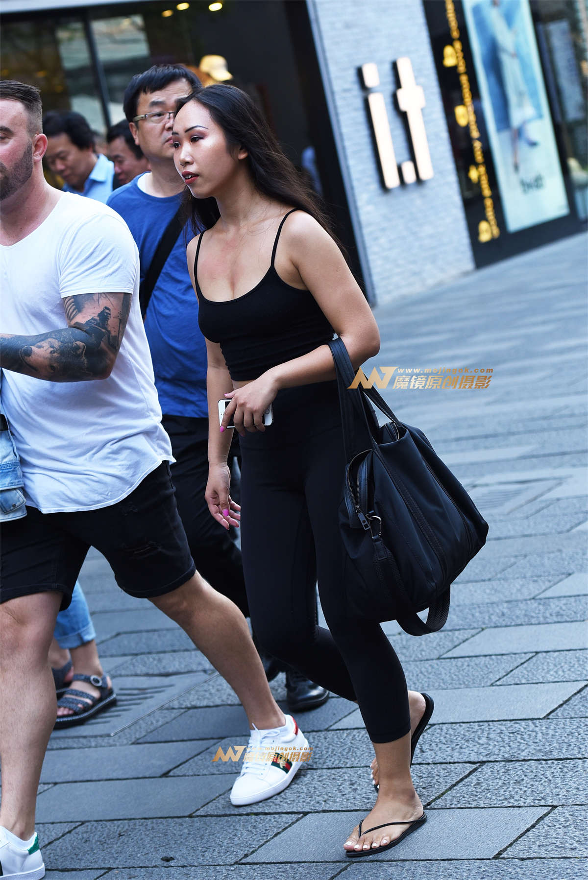 【咔喳赛贴】准备去健身-日更街拍