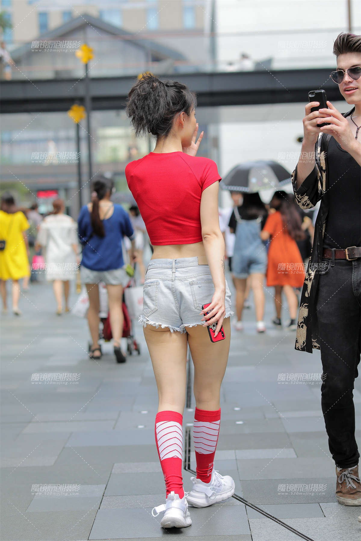 图片[2]-【凯恩赛贴】热裤小蛮腰-日更街拍