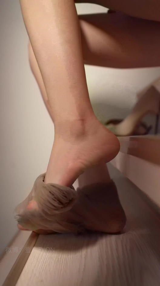 图片[2]-kittyWawa袜小喵 视频 KT170-日更街拍