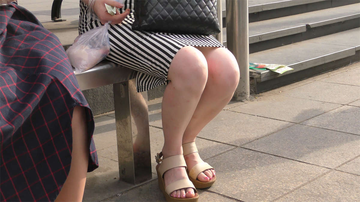 图片[2]-灿烂的阳光有点刺眼-日更街拍