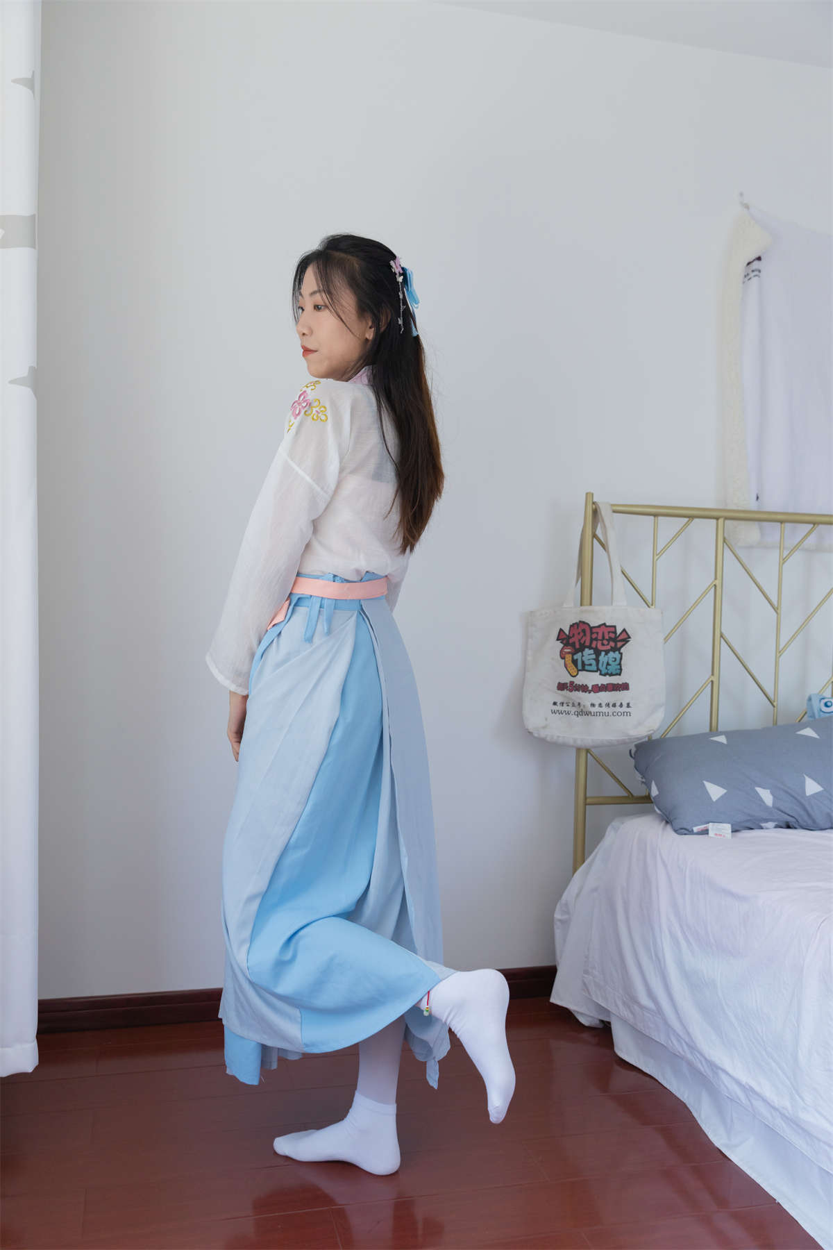 物恋传媒 NO.856 elise-世间风景醉光阴-日更街拍