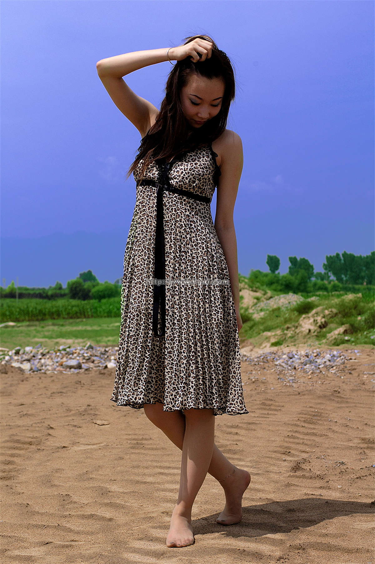 Ligui丽柜 2005-09-12-日更街拍